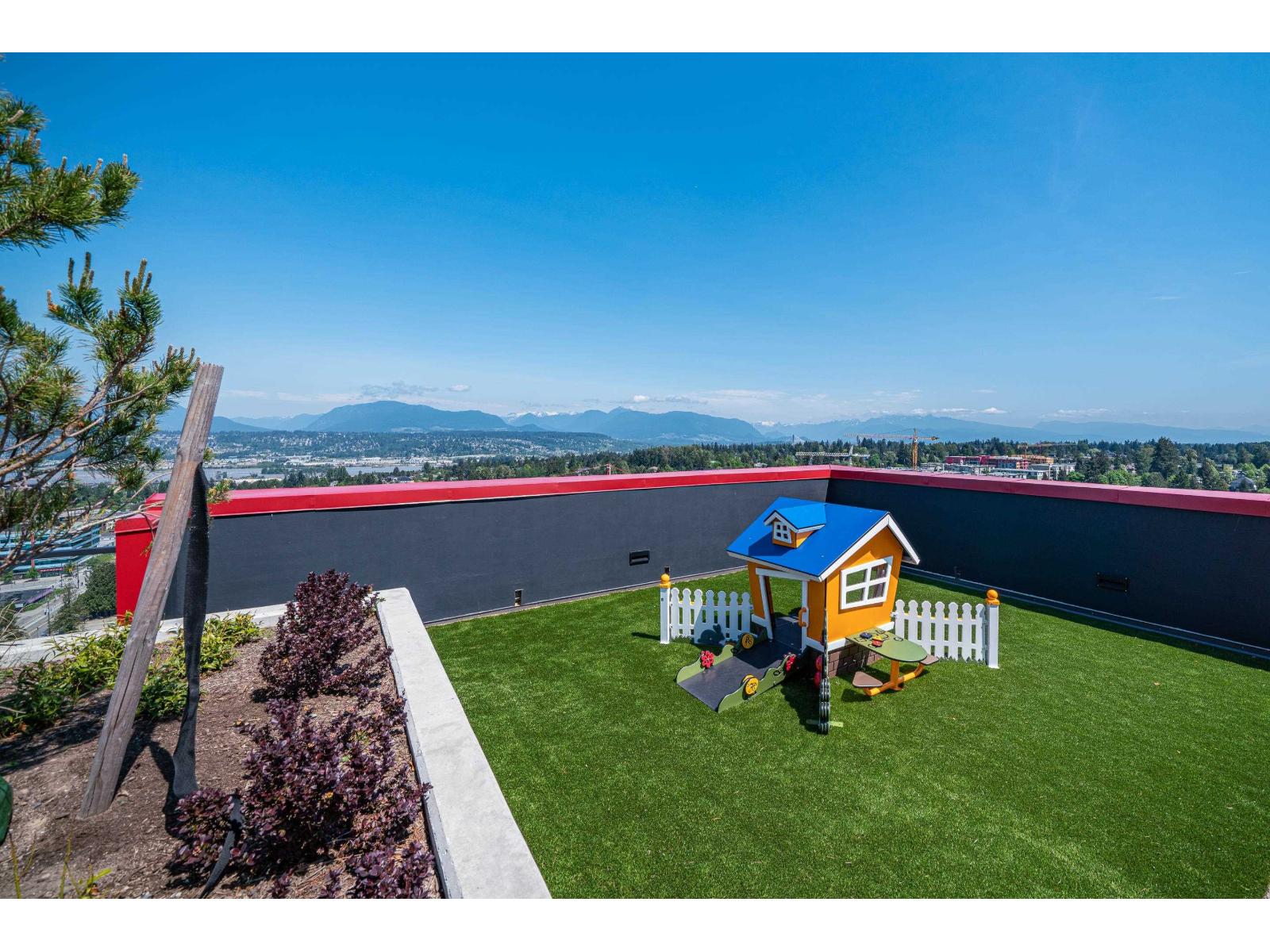 Photo 16 of 1011 10626 City Parkway, Surrey BC