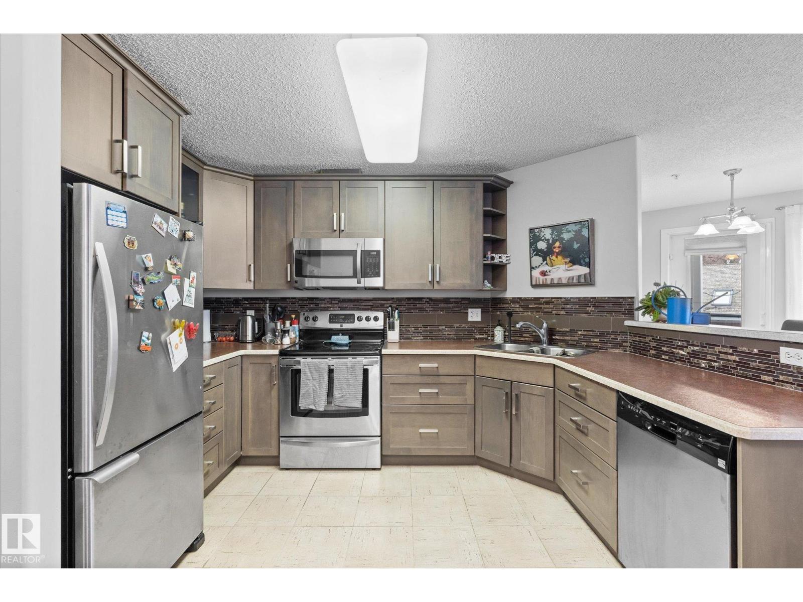 Photo 5 of 202 9905 112 St Nw, Edmonton AB