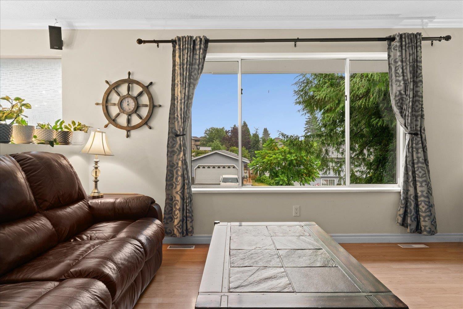 Photo 4 of 8073 Antelope Avenue, Mission BC