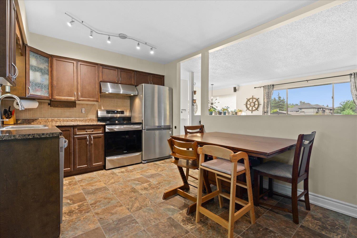 Photo 11 of 8073 Antelope Avenue, Mission BC