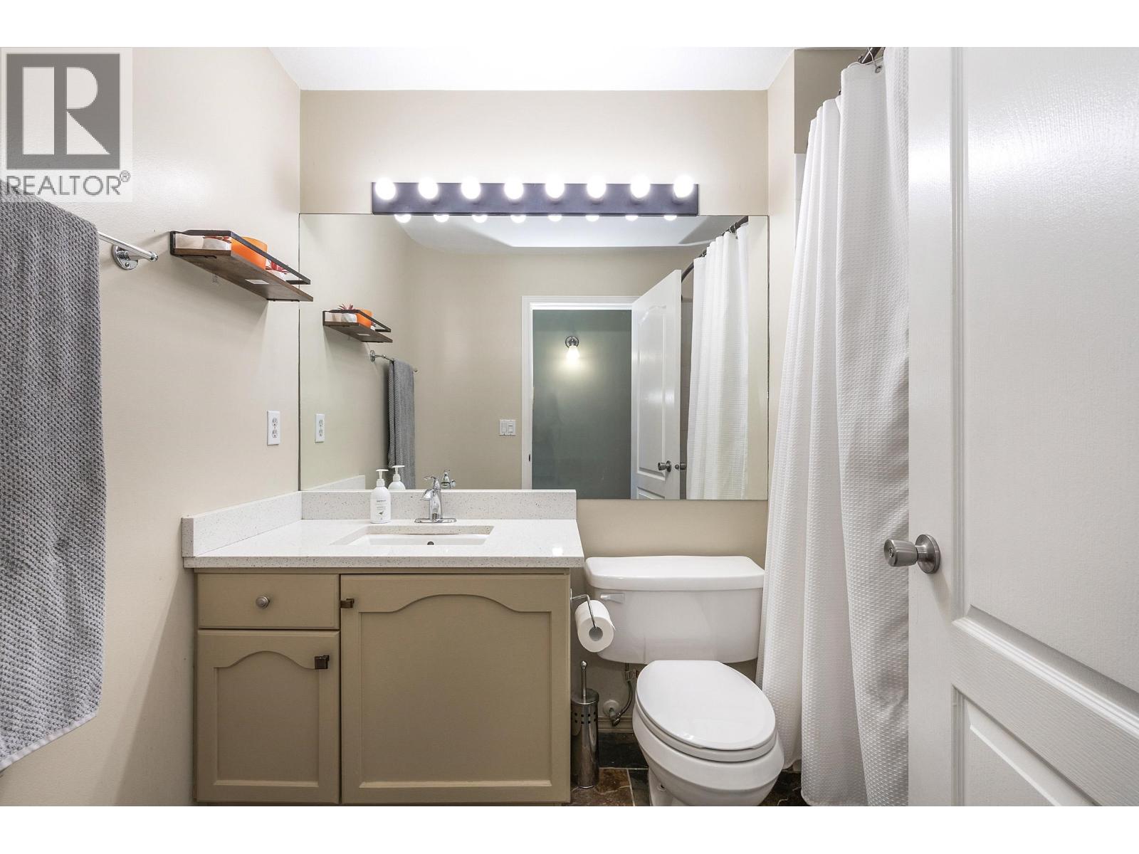 Photo 5 of 204 19130 Ford Road, Pitt Meadows BC