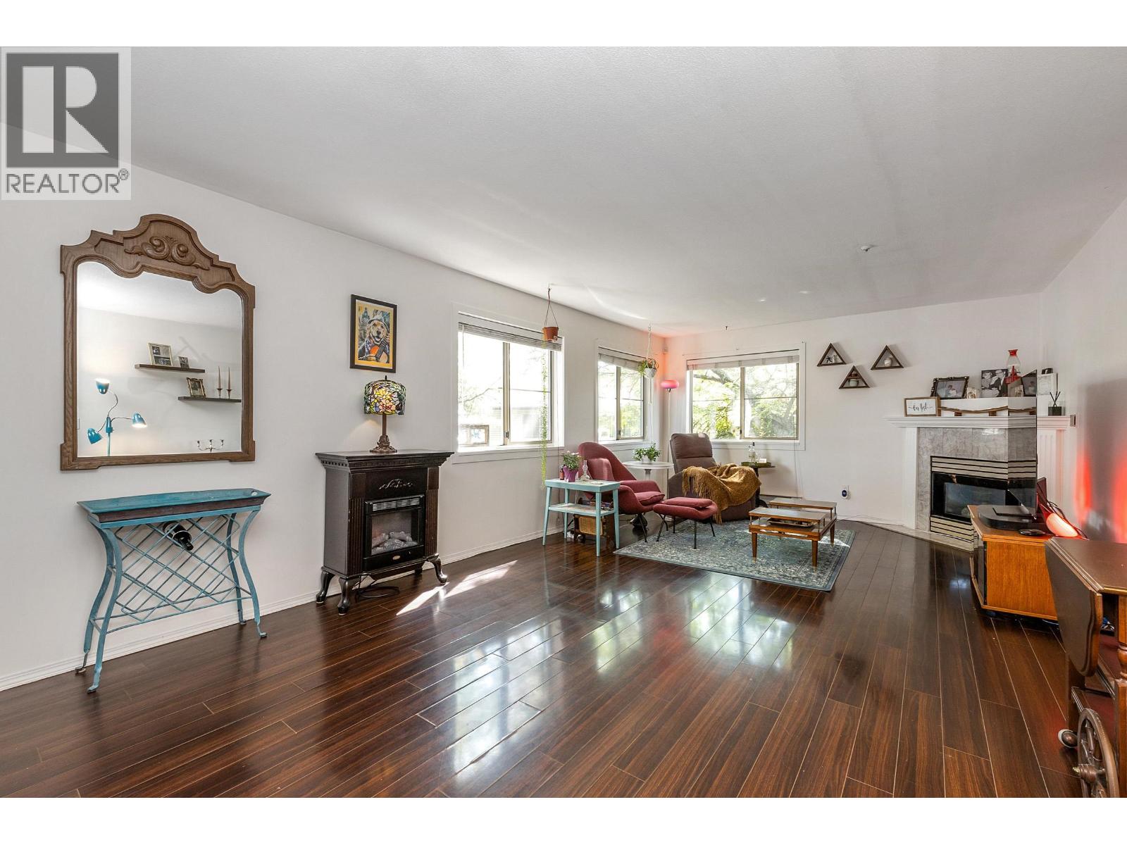 Photo 19 of 204 19130 Ford Road, Pitt Meadows BC