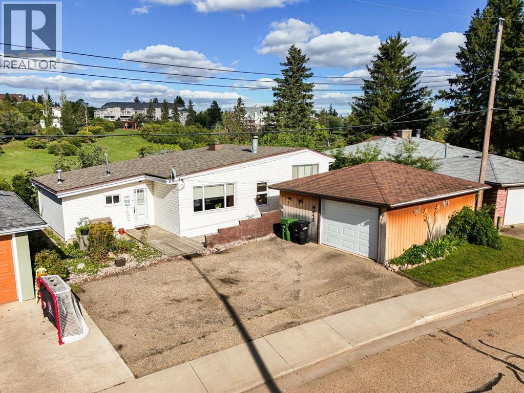Single Family House 3 Level for Sale in  A Street Rosedale Camrose 
