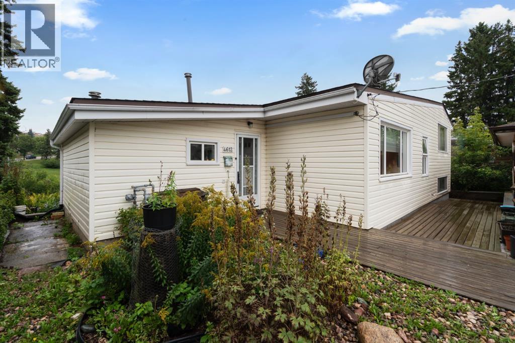 Single Family House 3 Level for Sale in  A Street Rosedale Camrose 