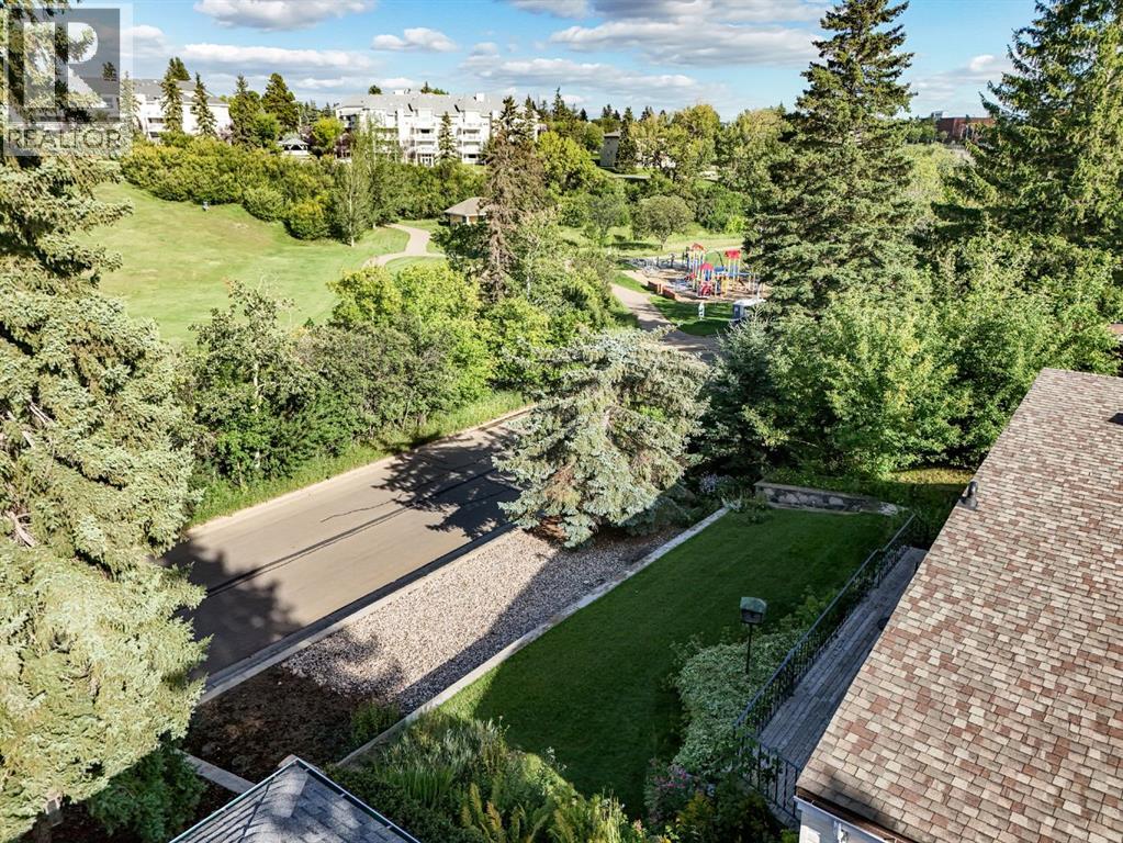 Single Family House 3 Level for Sale in  A Street Rosedale Camrose 