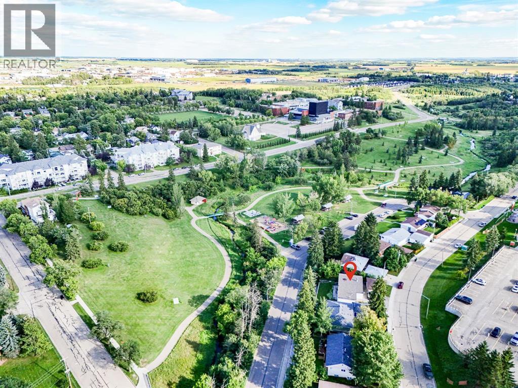 Single Family House 3 Level for Sale in  A Street Rosedale Camrose 