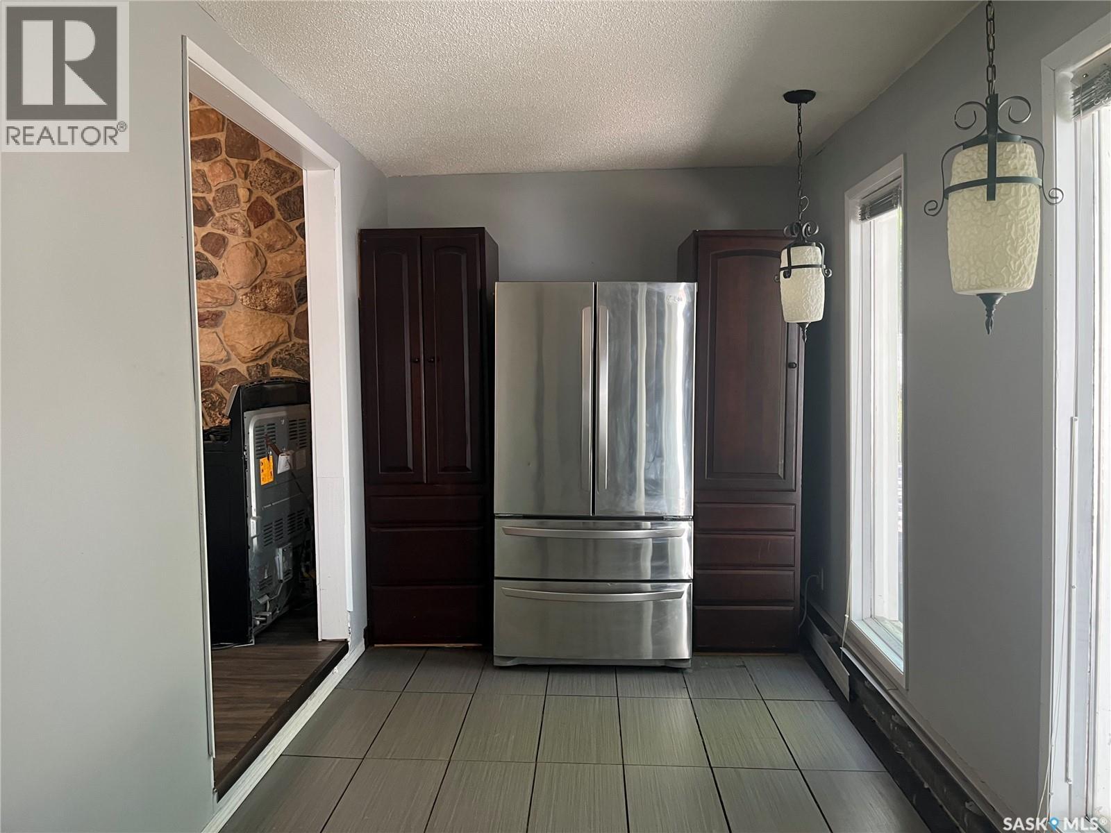 Photo 6 of 133 Halifax Street N, Regina SK