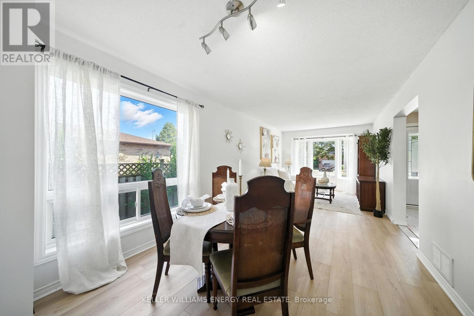 Photo 10 of 910 Renaissance Drive, Oshawa ON