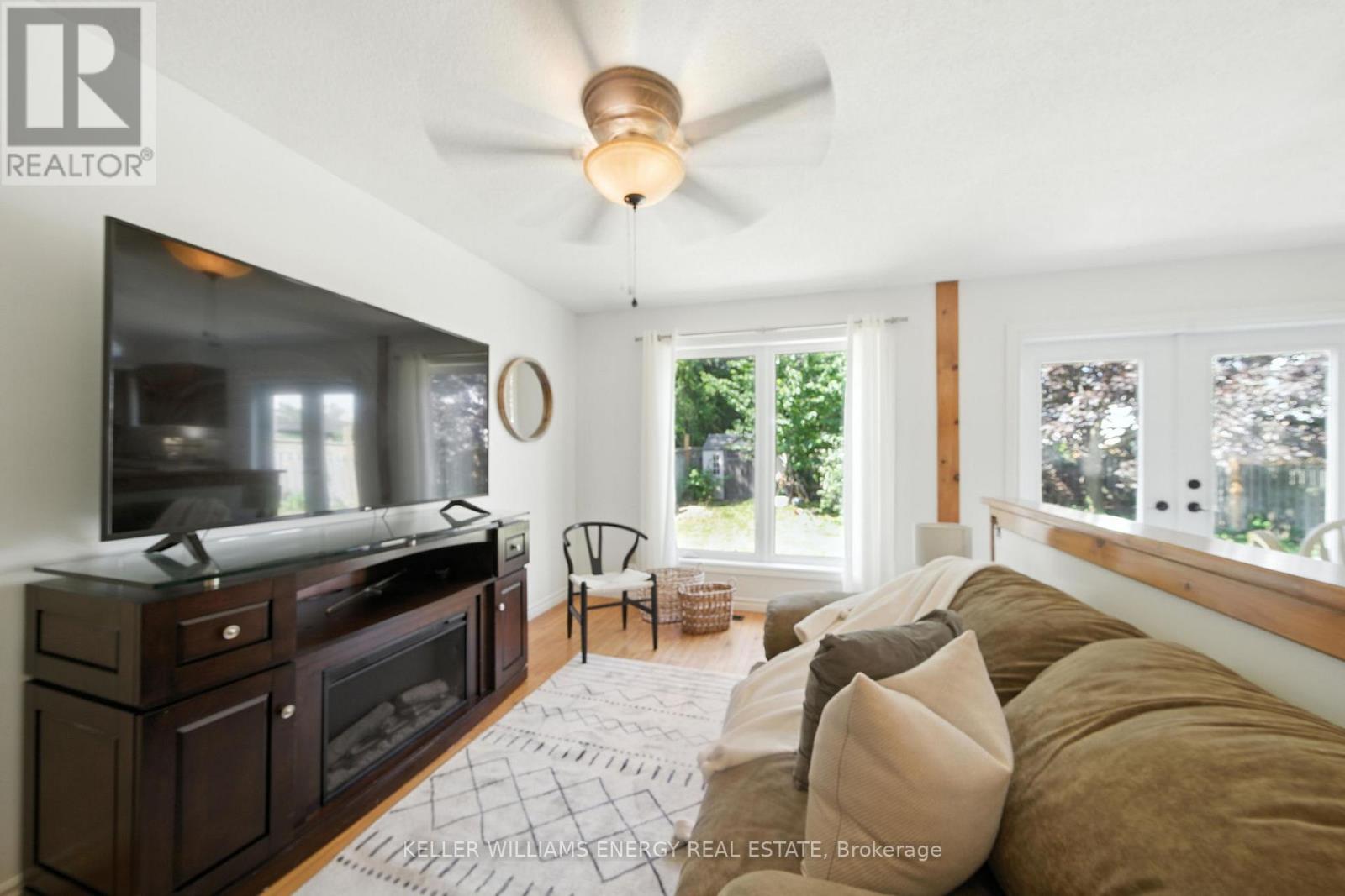 Photo 17 of 910 Renaissance Drive, Oshawa ON