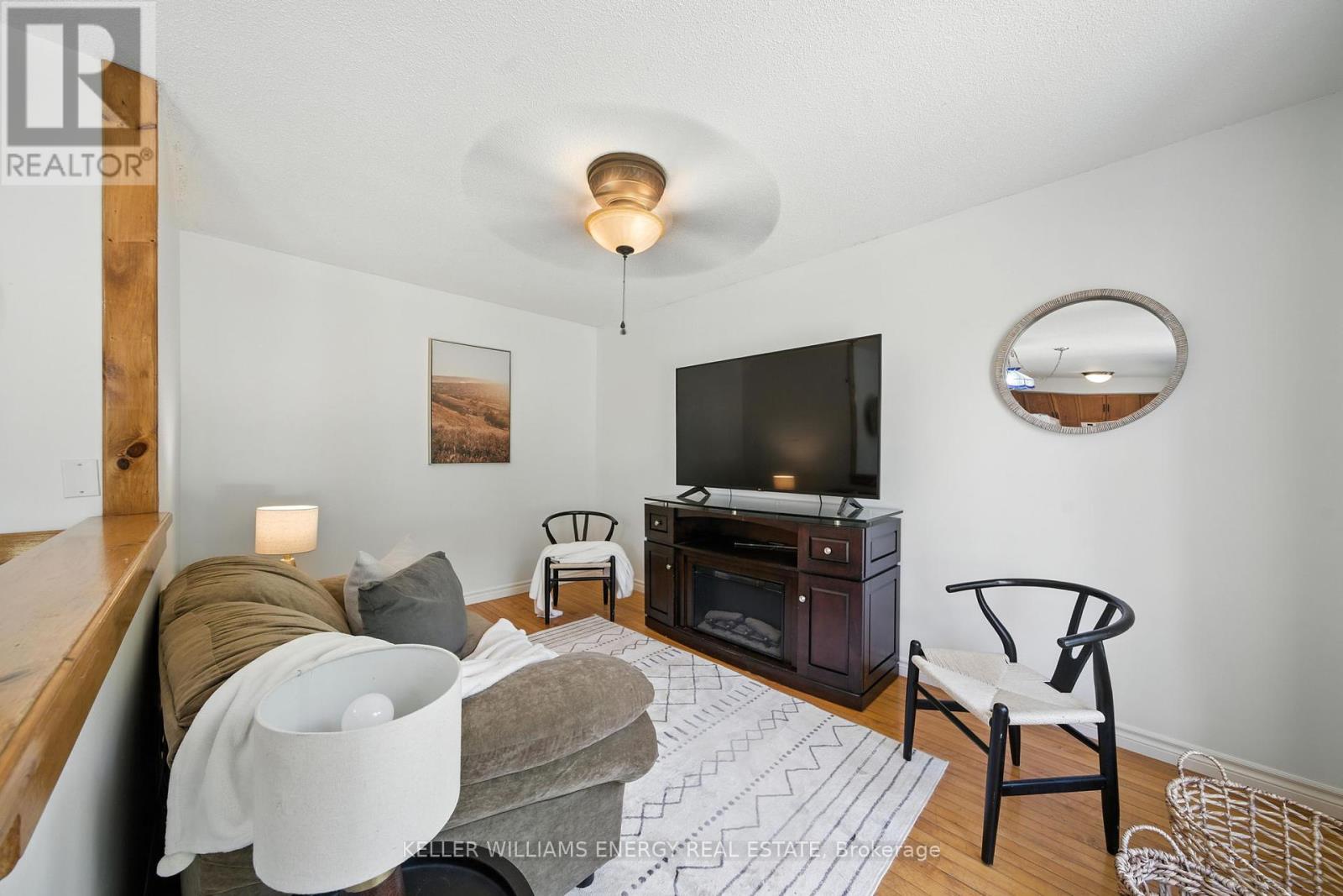 Photo 18 of 910 Renaissance Drive, Oshawa ON