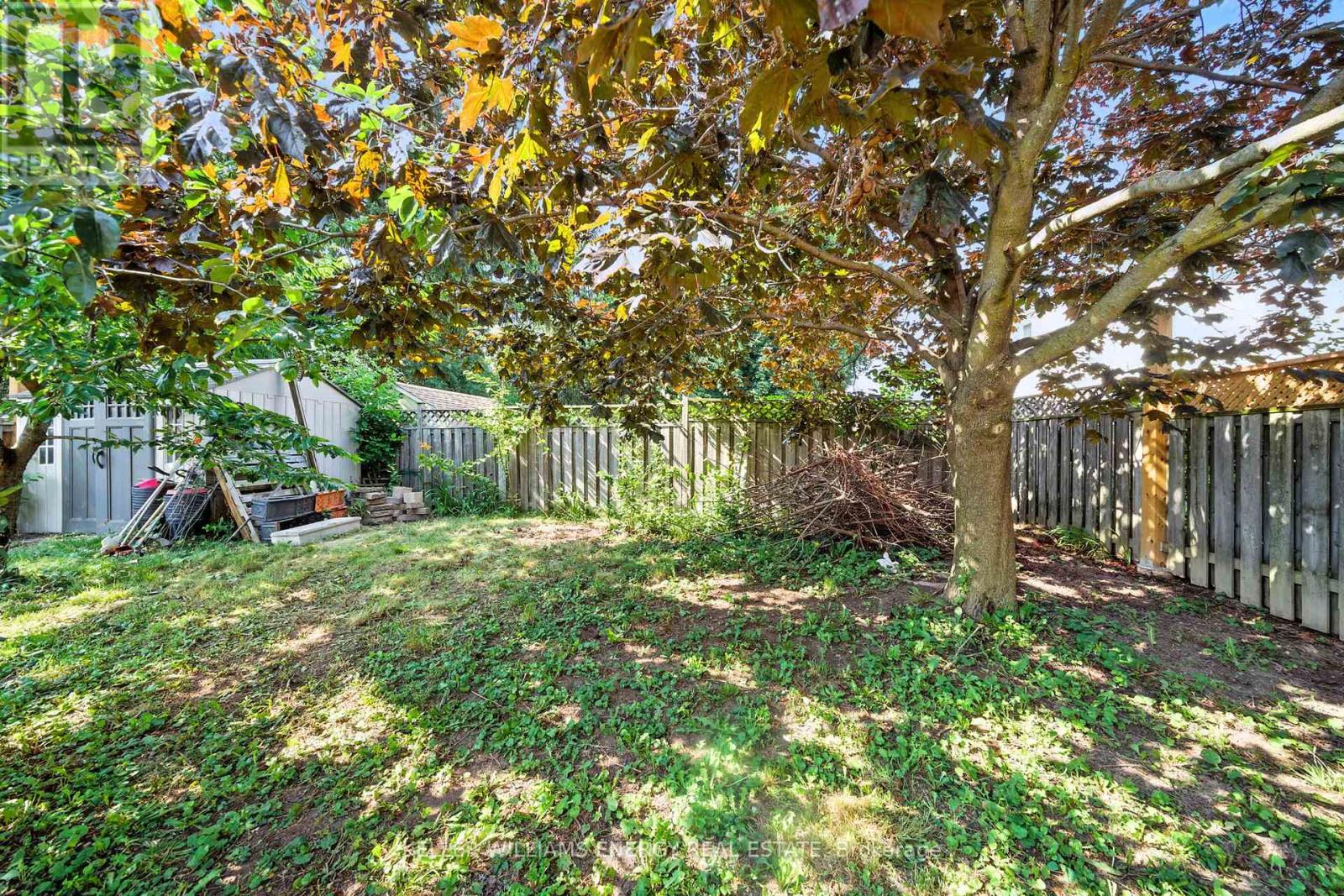 Photo 34 of 910 Renaissance Drive, Oshawa ON