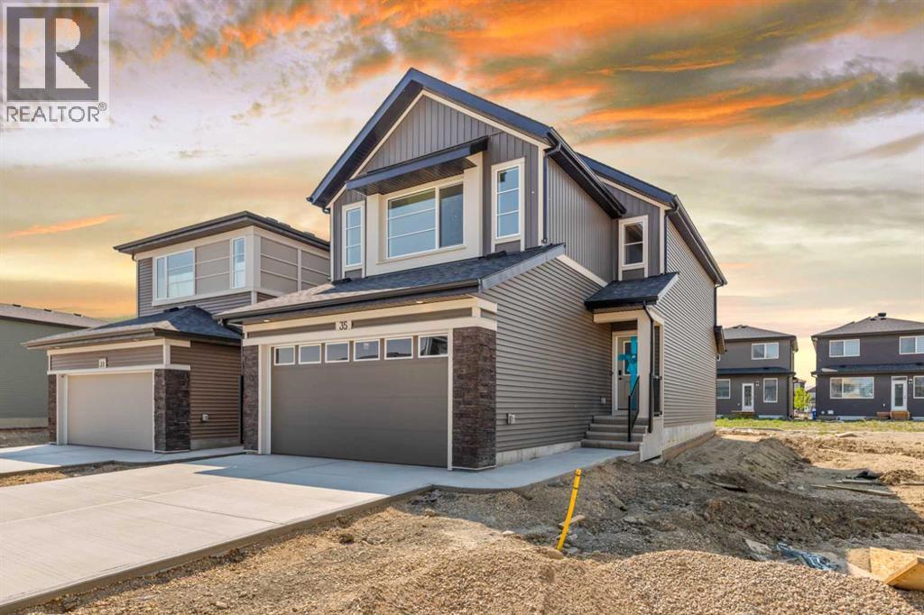35 Corner Glen Common NE, Calgary, Alberta