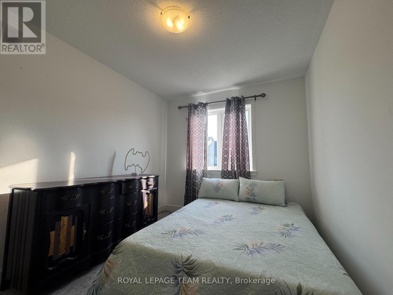 Photo 23 of 229 Zinnia Way, Ottawa ON