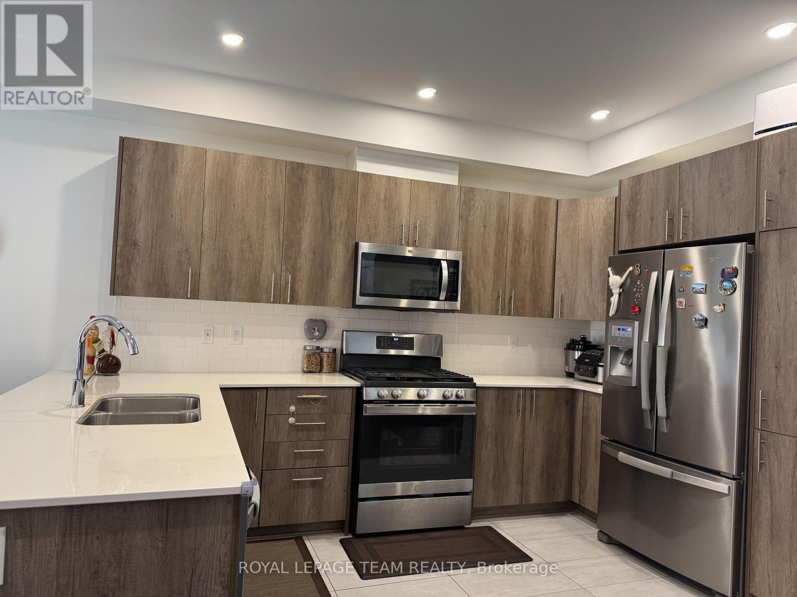 Photo 8 of 229 Zinnia Way, Ottawa ON