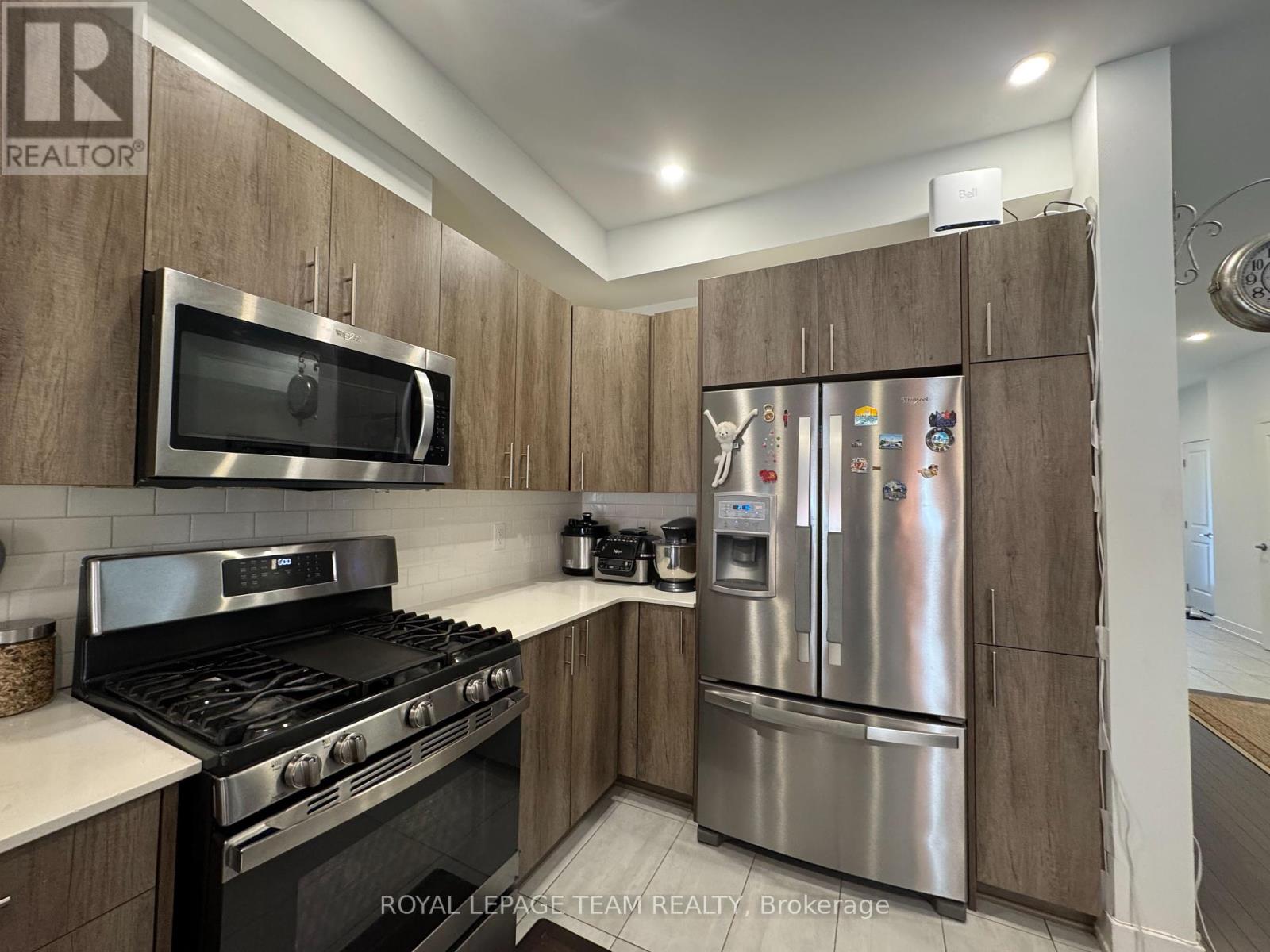 Photo 9 of 229 Zinnia Way, Ottawa ON