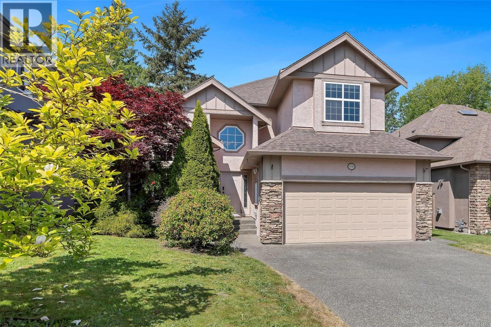 Photo 11 of 4248 Oakview Close, Saanich BC