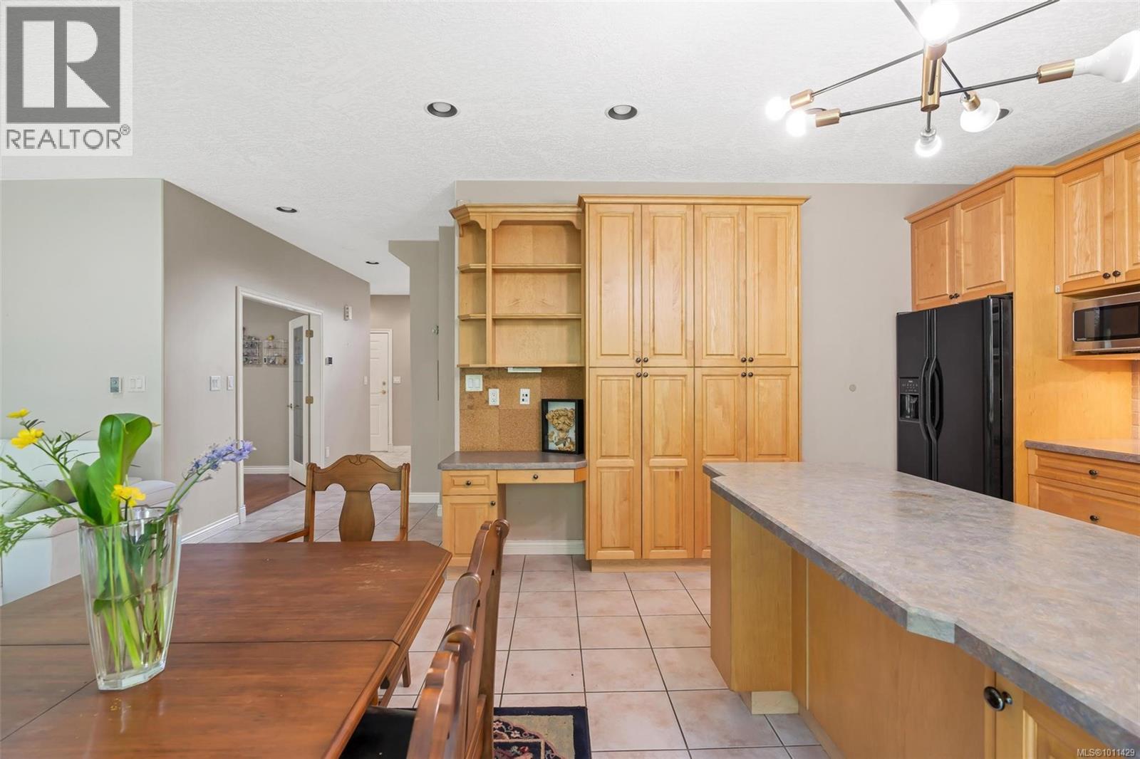 Photo 19 of 4248 Oakview Close, Saanich BC