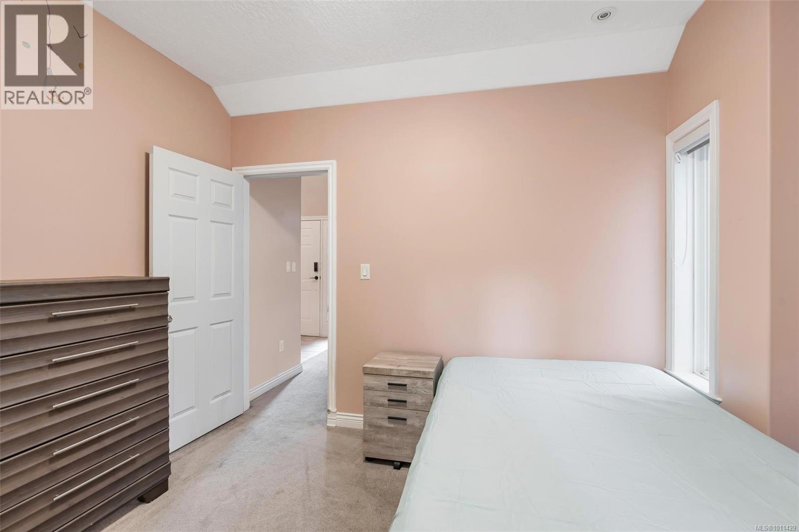 Photo 37 of 4248 Oakview Close, Saanich BC