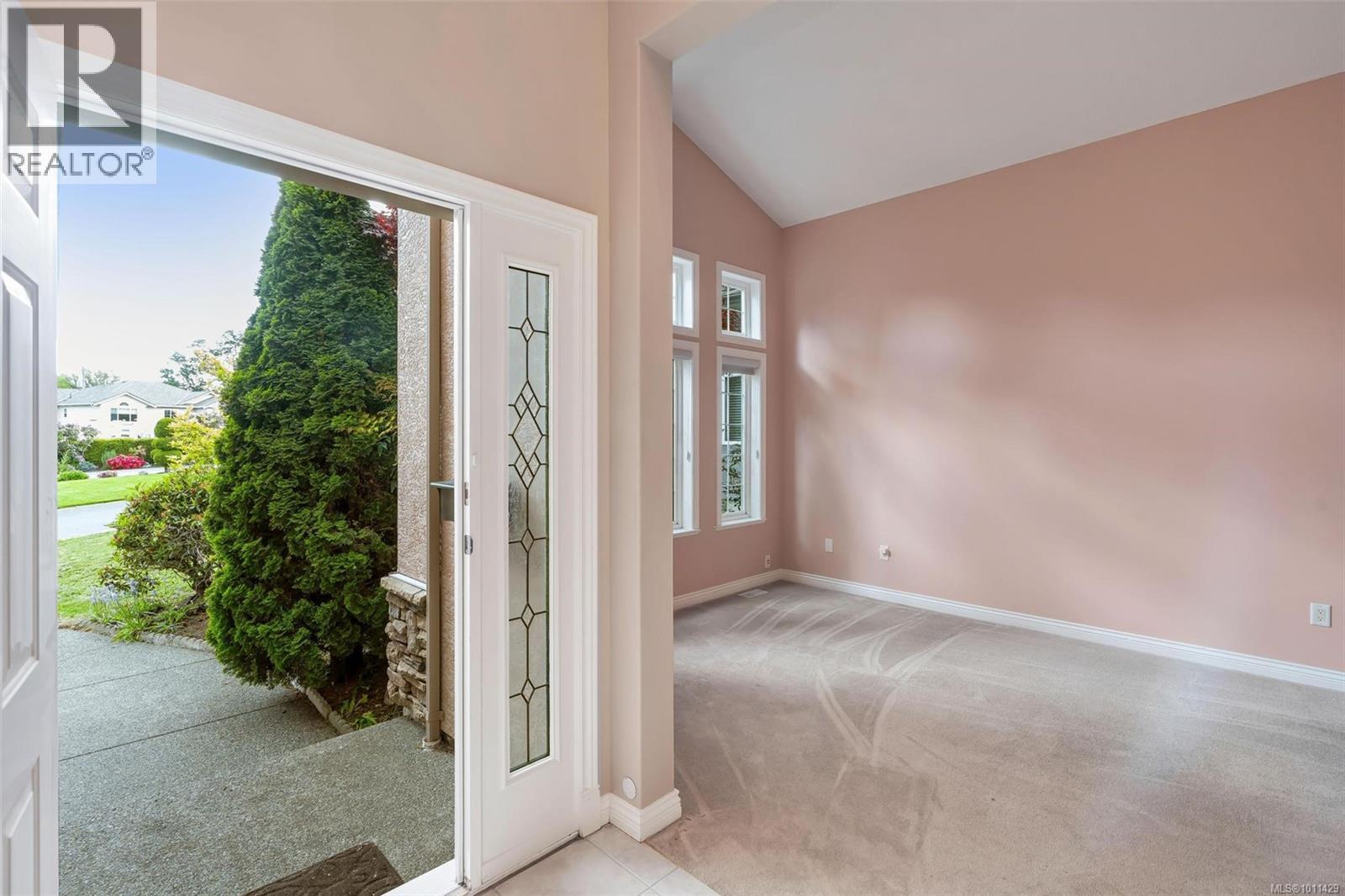 Photo 41 of 4248 Oakview Close, Saanich BC