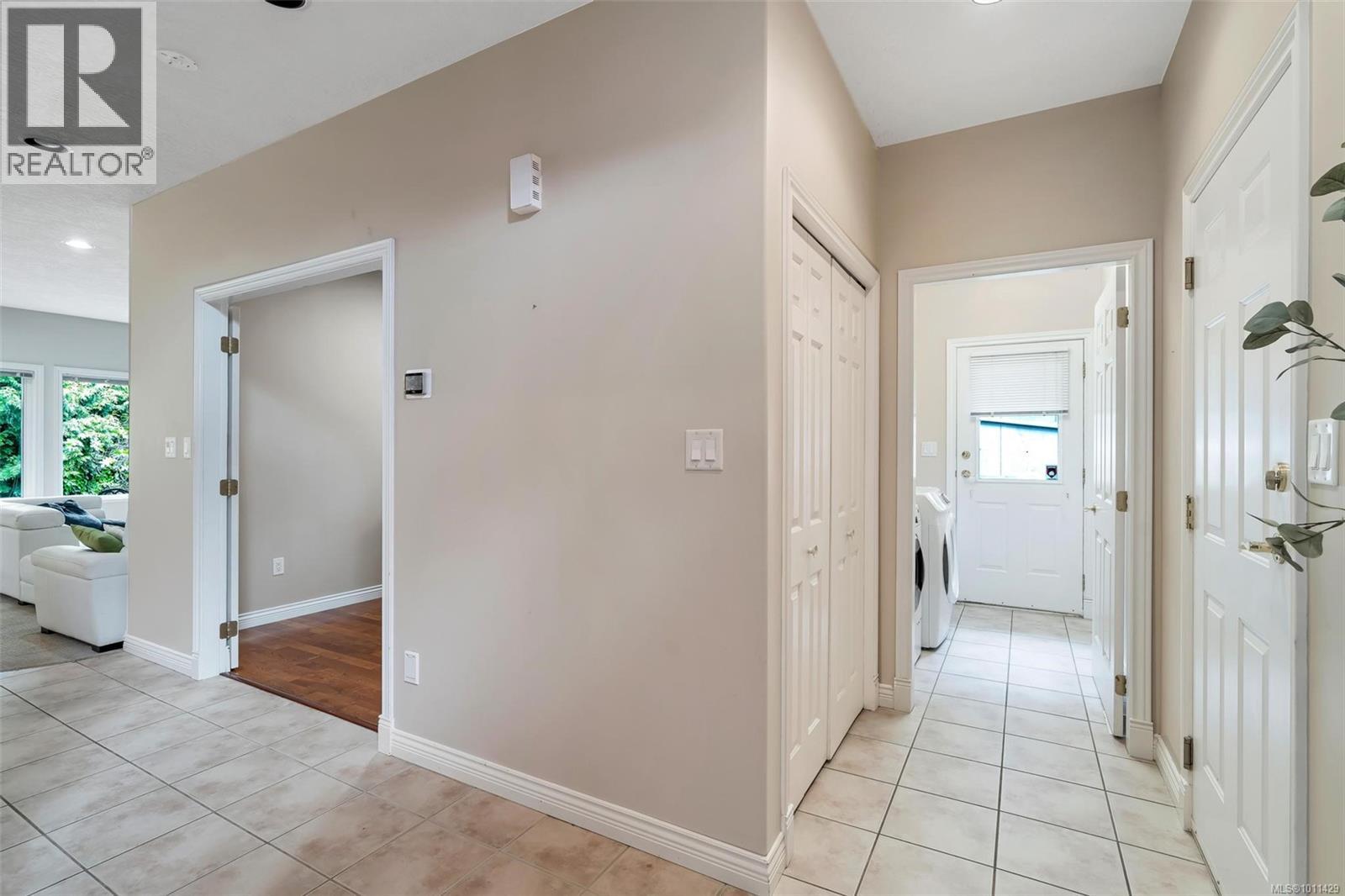 Photo 17 of 4248 Oakview Close, Saanich BC