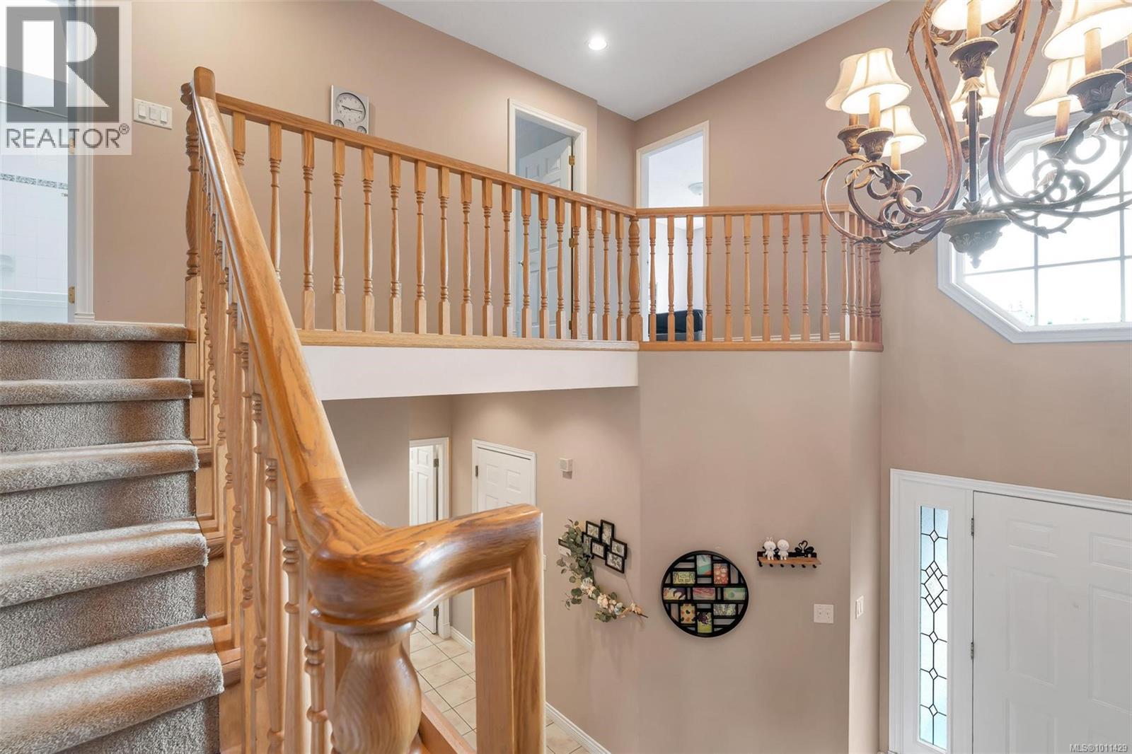 Photo 16 of 4248 Oakview Close, Saanich BC