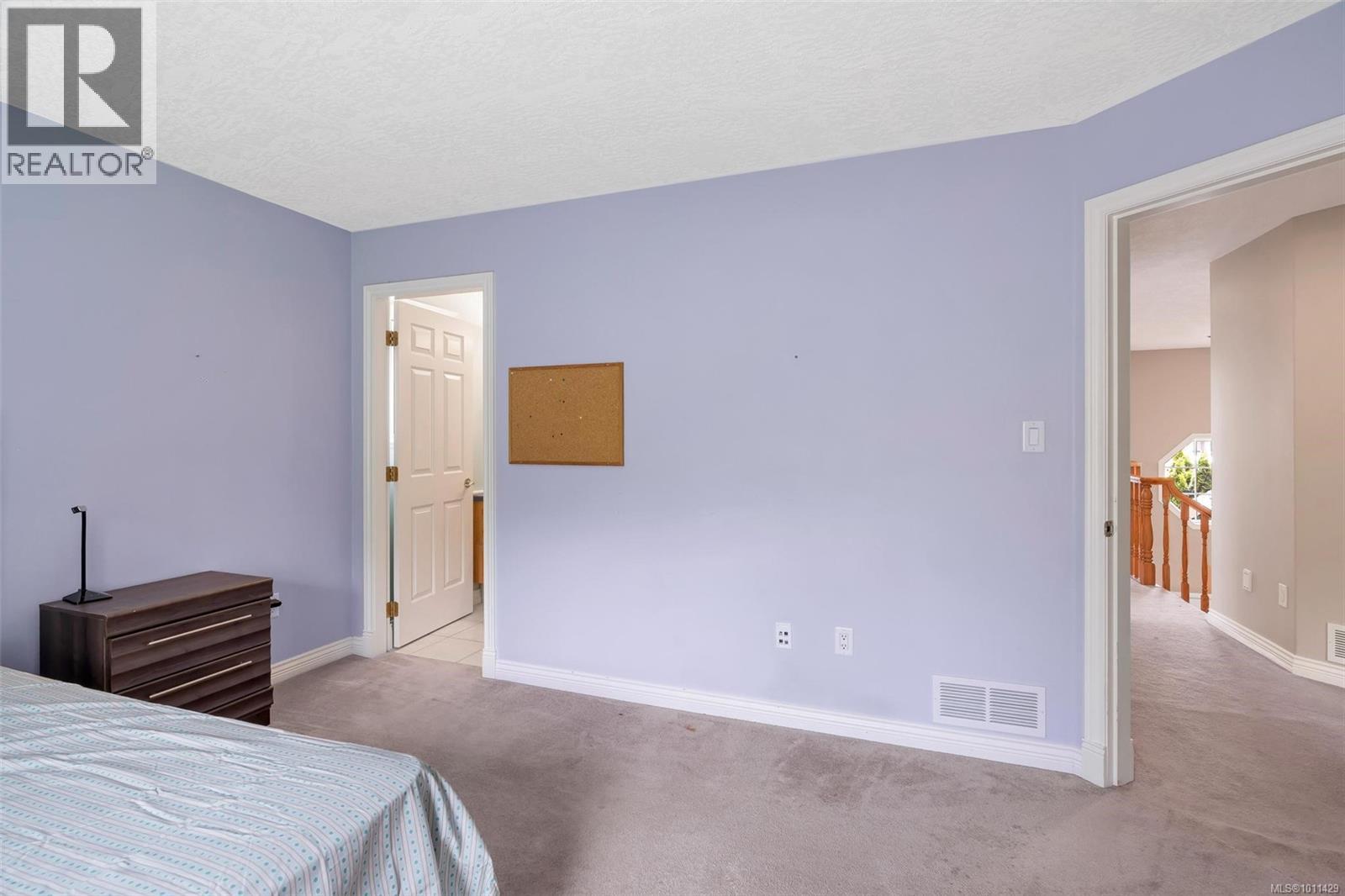Photo 15 of 4248 Oakview Close, Saanich BC