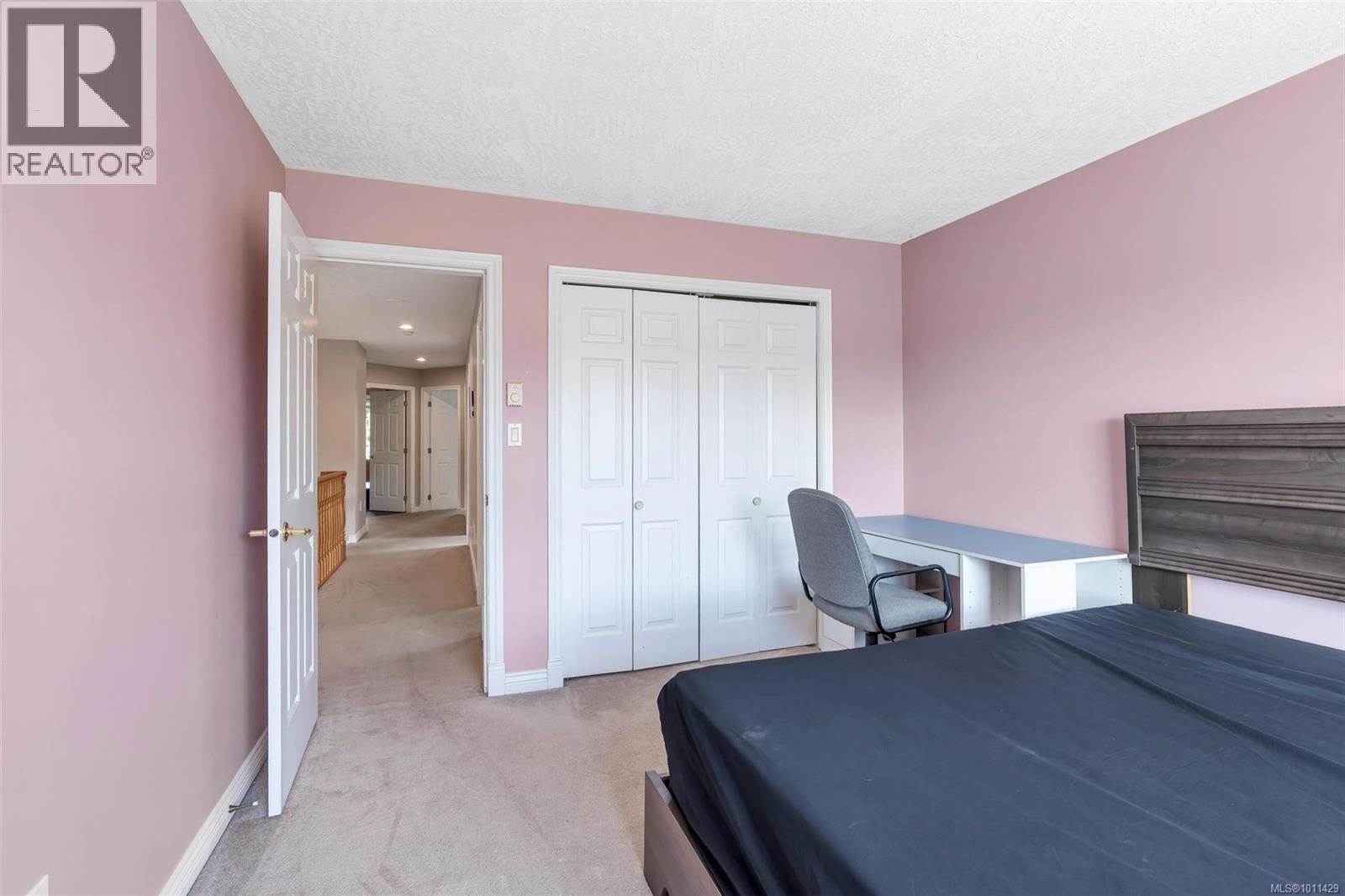 Photo 24 of 4248 Oakview Close, Saanich BC