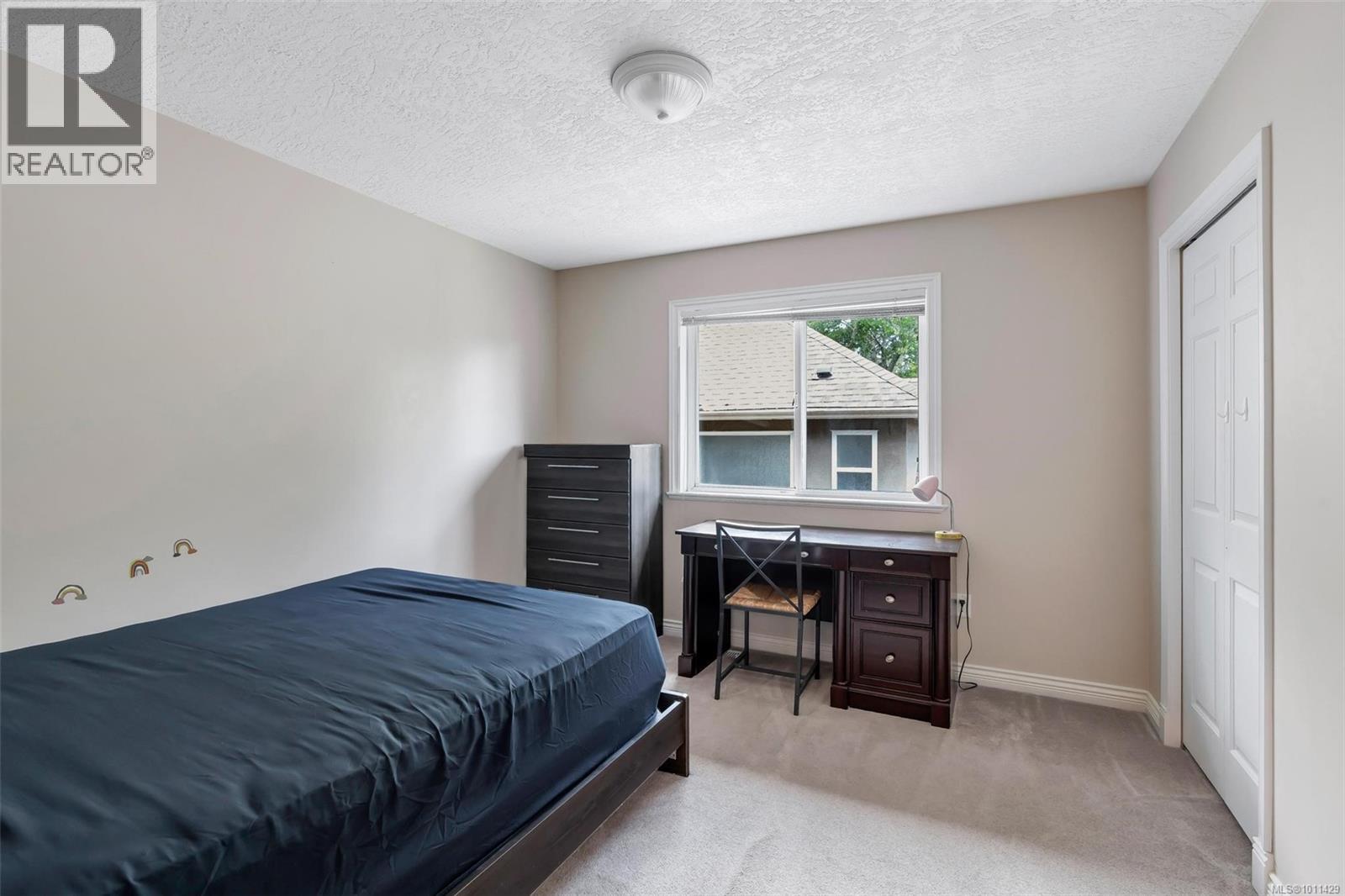 Photo 3 of 4248 Oakview Close, Saanich BC