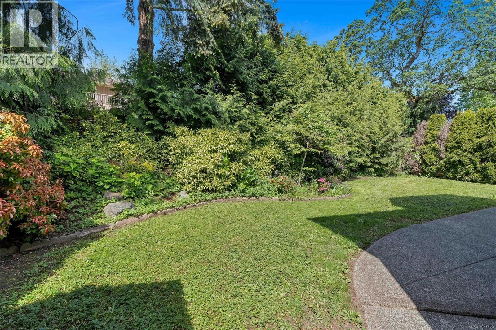 Photo 46 of 4248 Oakview Close, Saanich BC