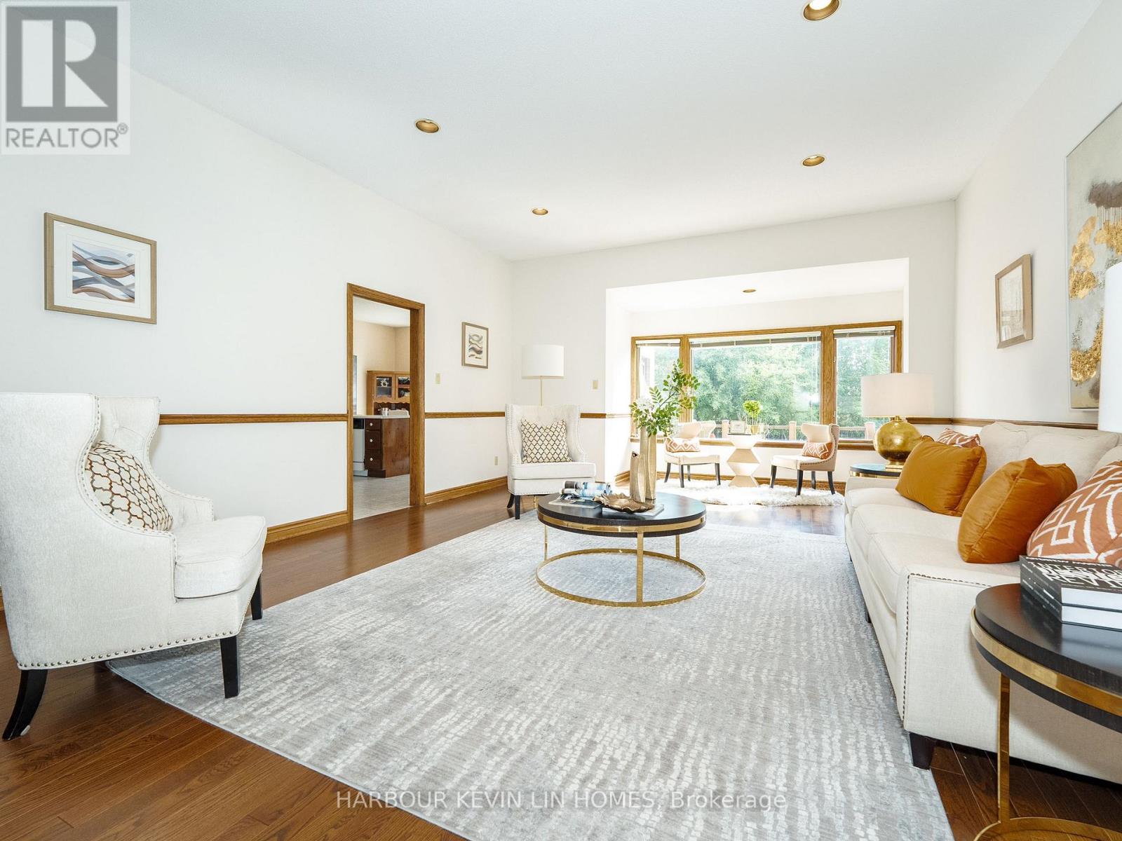 Photo 23 of 101 Leyburn Avenue, Richmond Hill ON