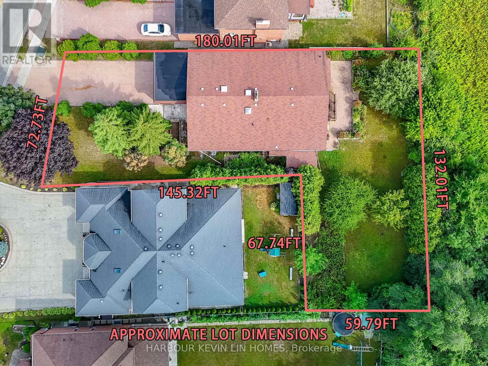 Photo 32 of 101 Leyburn Avenue, Richmond Hill ON