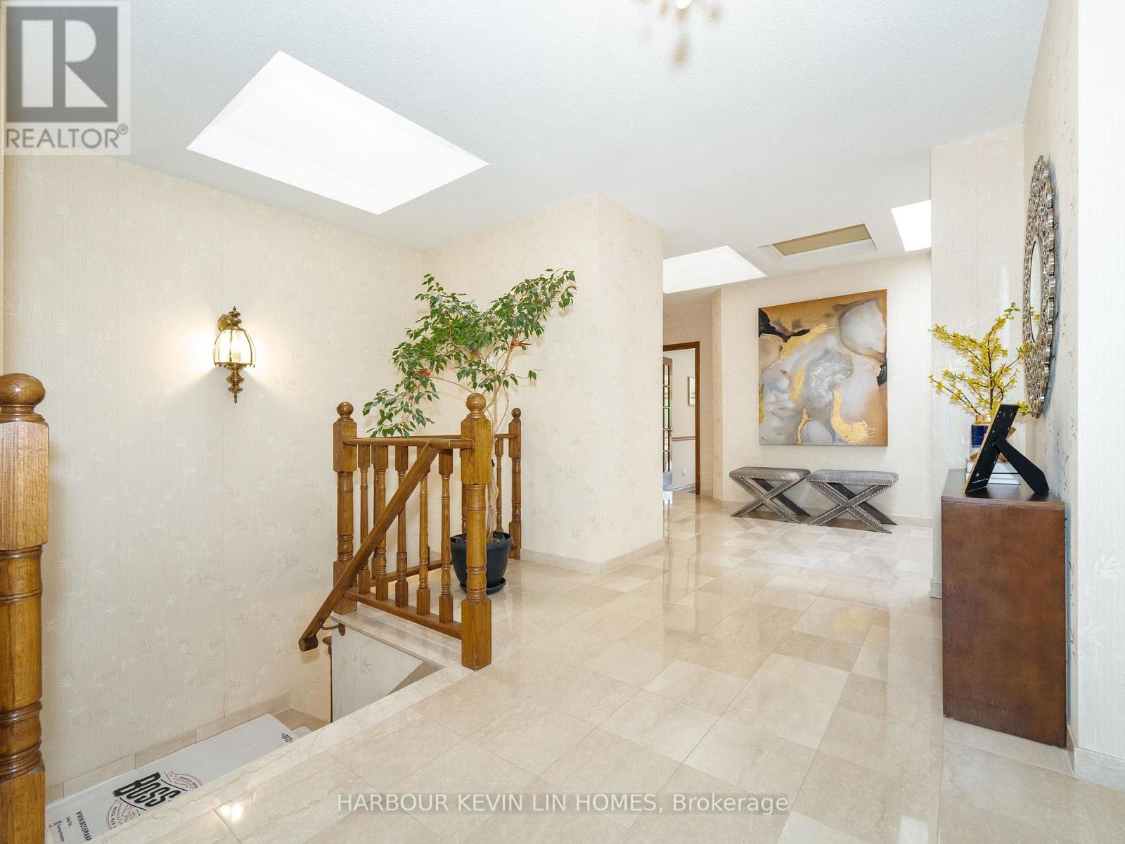 Photo 33 of 101 Leyburn Avenue, Richmond Hill ON