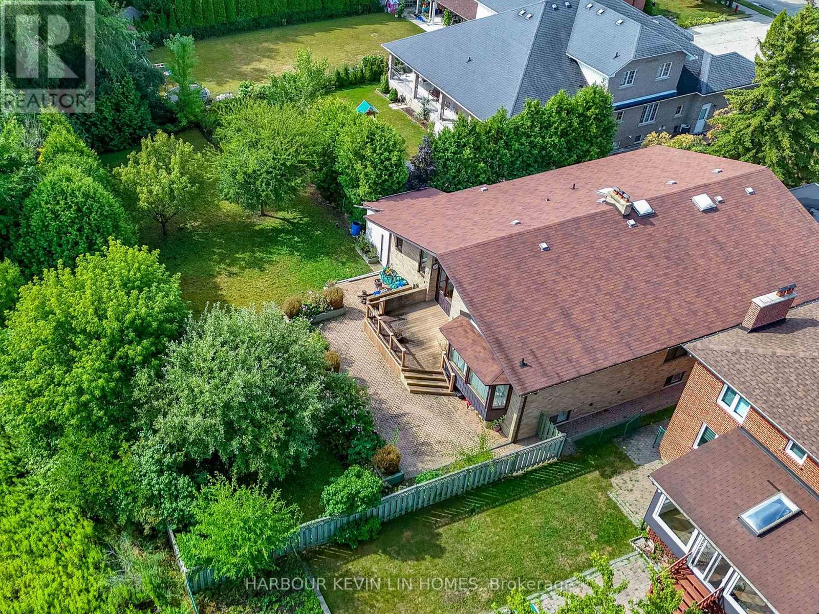 Photo 49 of 101 Leyburn Avenue, Richmond Hill ON