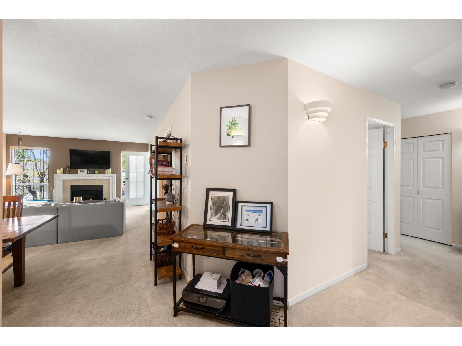 Photo 10 of 304 15717 Marine Drive, White Rock BC