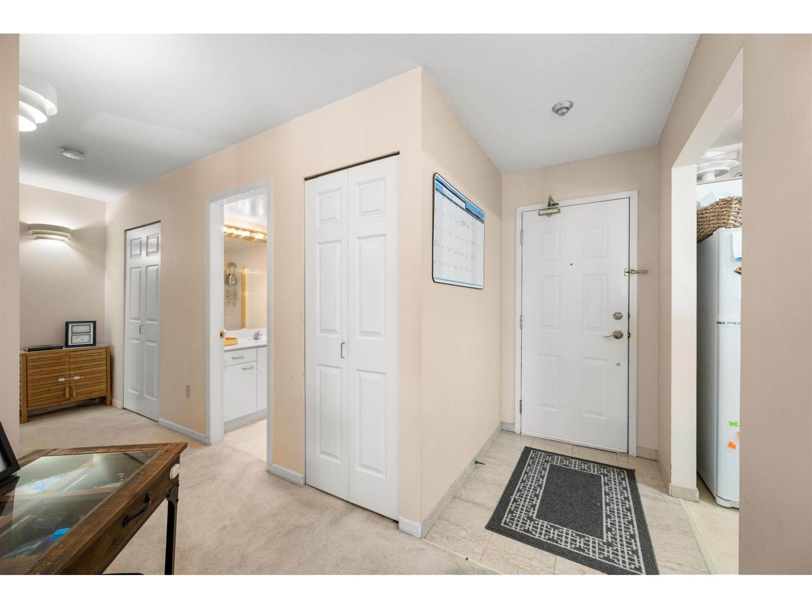 Photo 11 of 304 15717 Marine Drive, White Rock BC