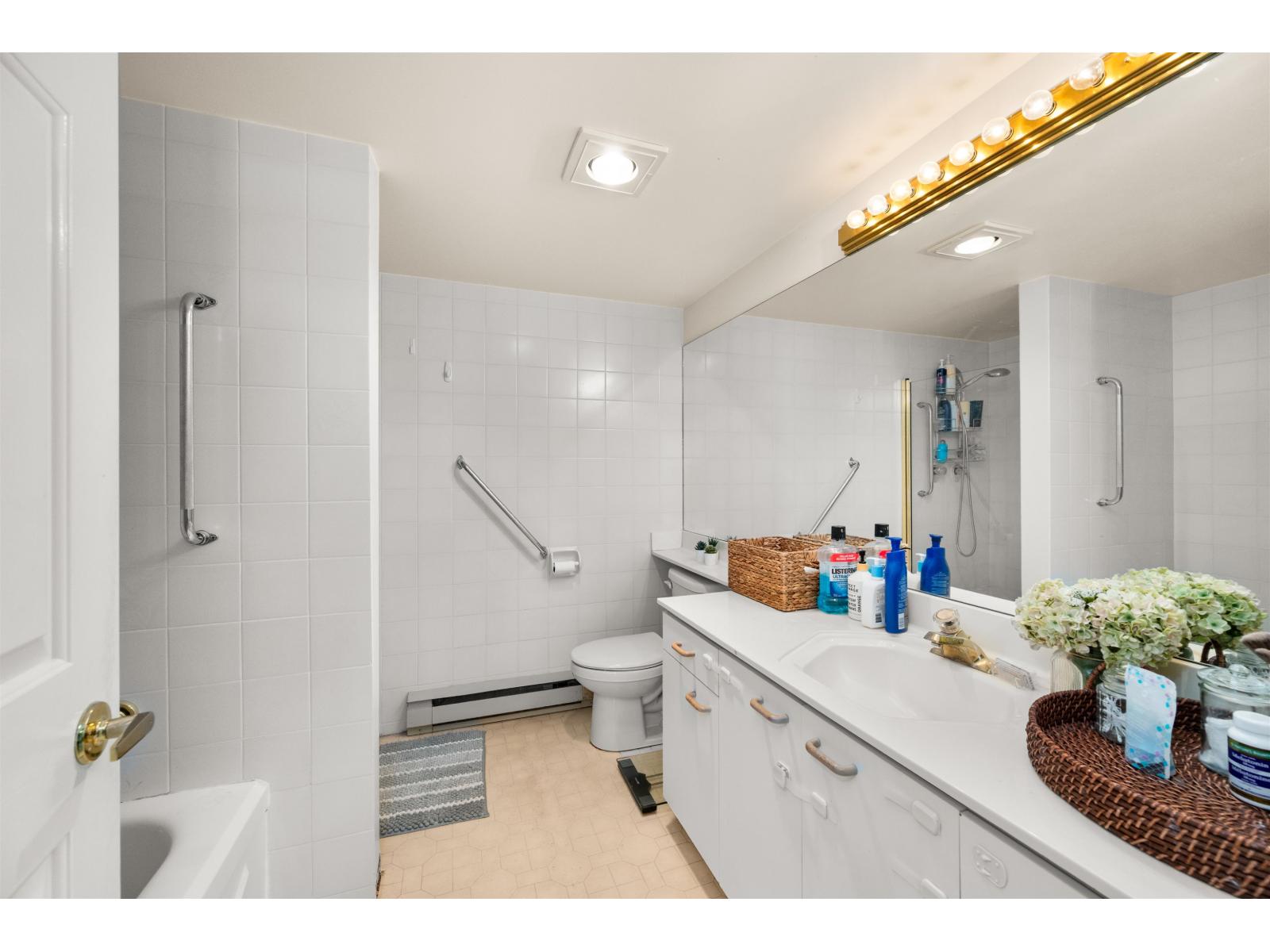 Photo 19 of 304 15717 Marine Drive, White Rock BC