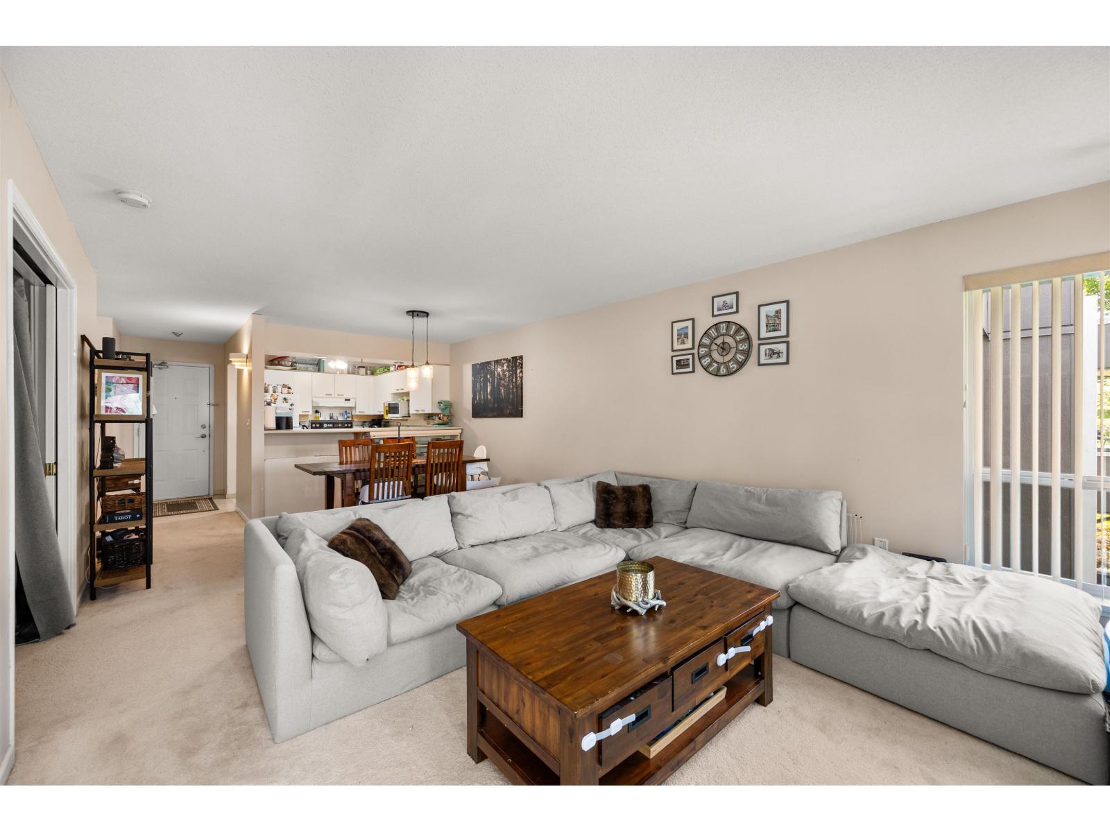 Photo 4 of 304 15717 Marine Drive, White Rock BC
