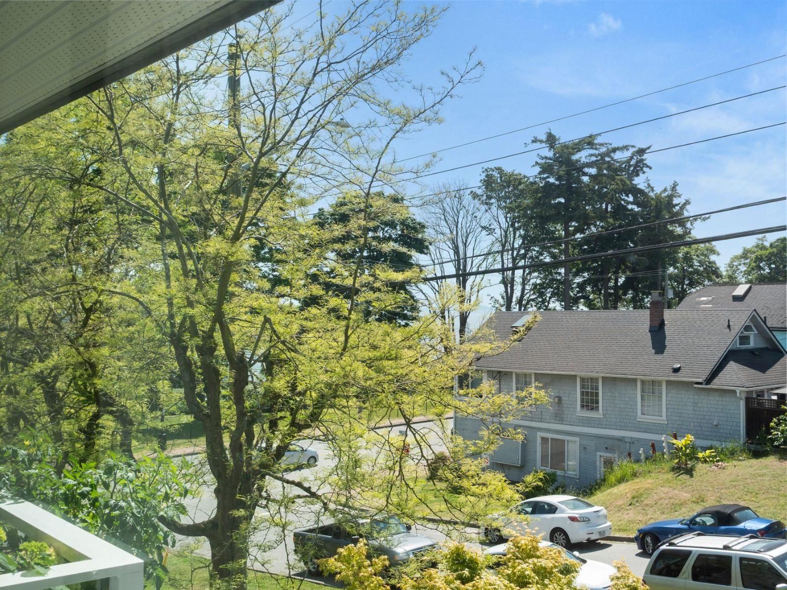 Photo 28 of 304 15717 Marine Drive, White Rock BC