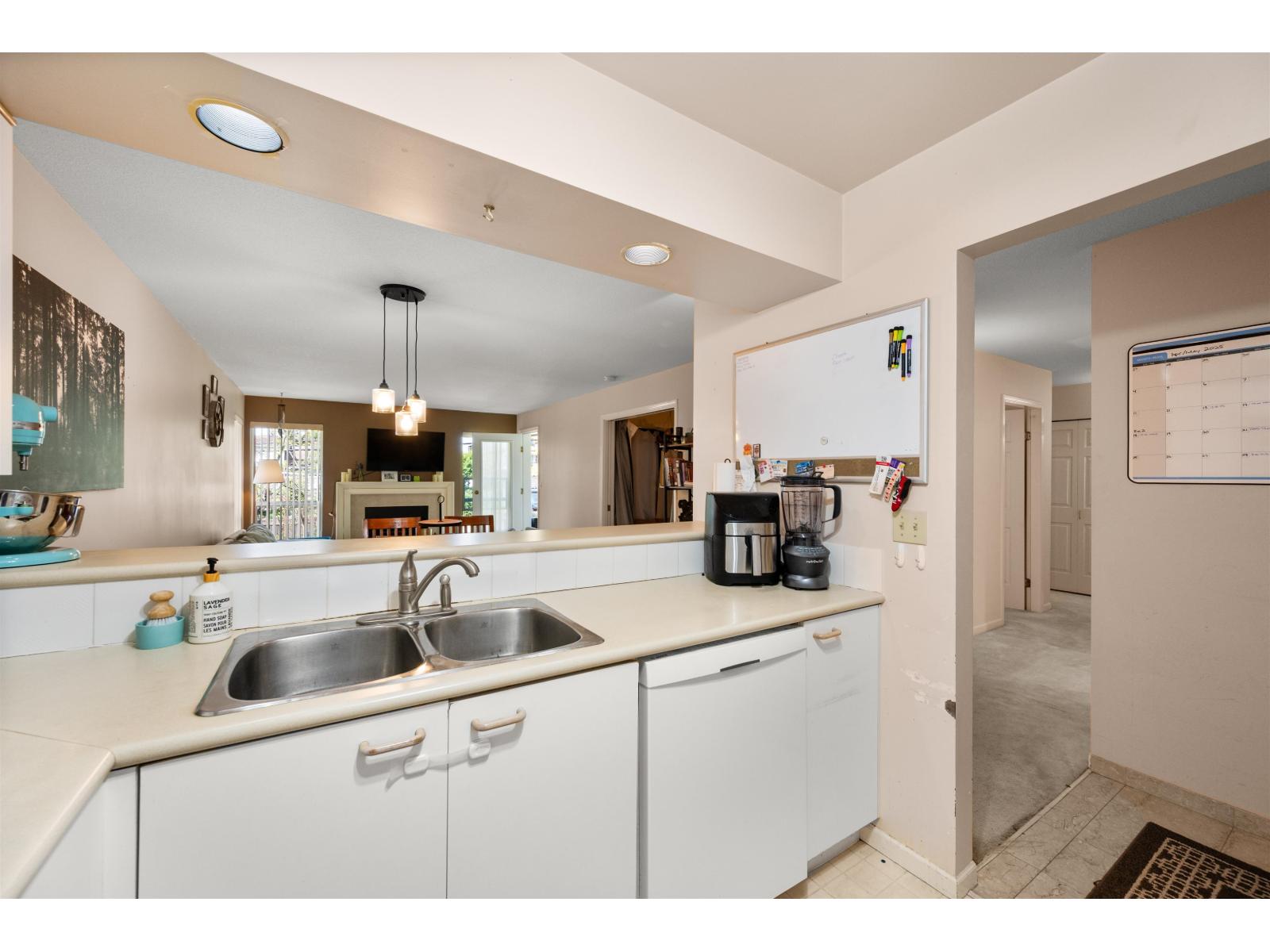 Photo 12 of 304 15717 Marine Drive, White Rock BC