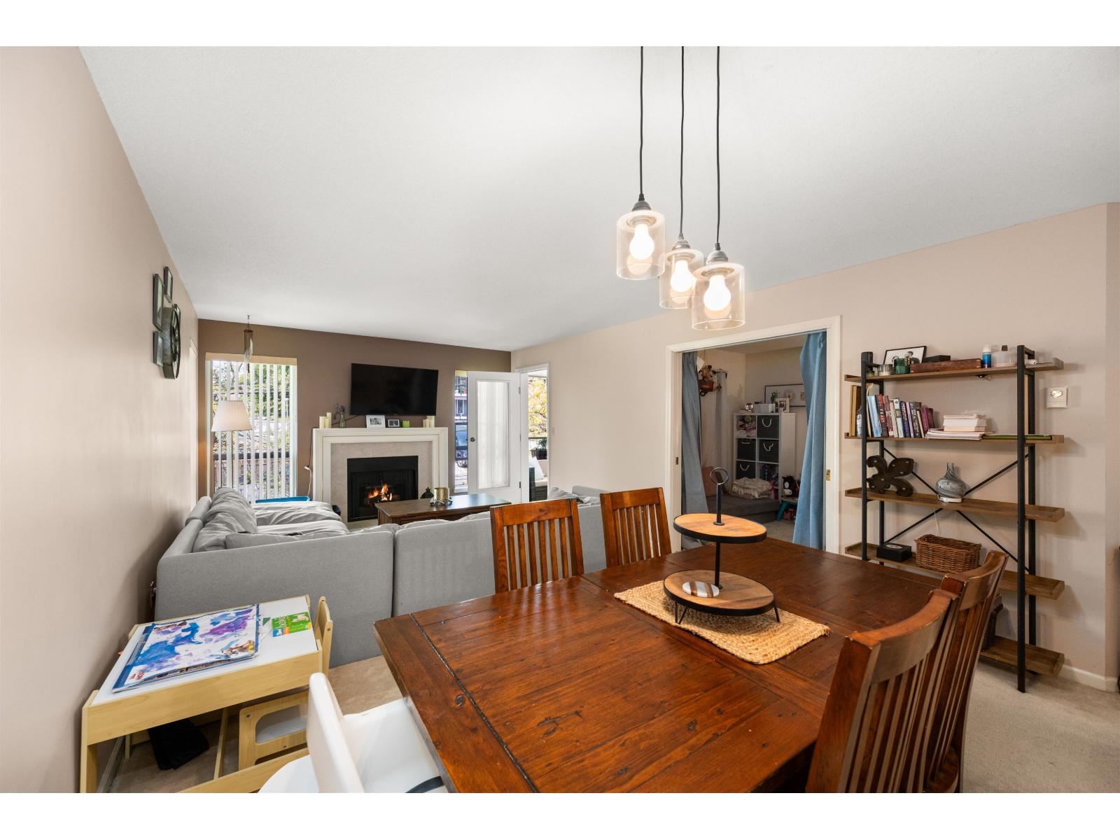Photo 8 of 304 15717 Marine Drive, White Rock BC