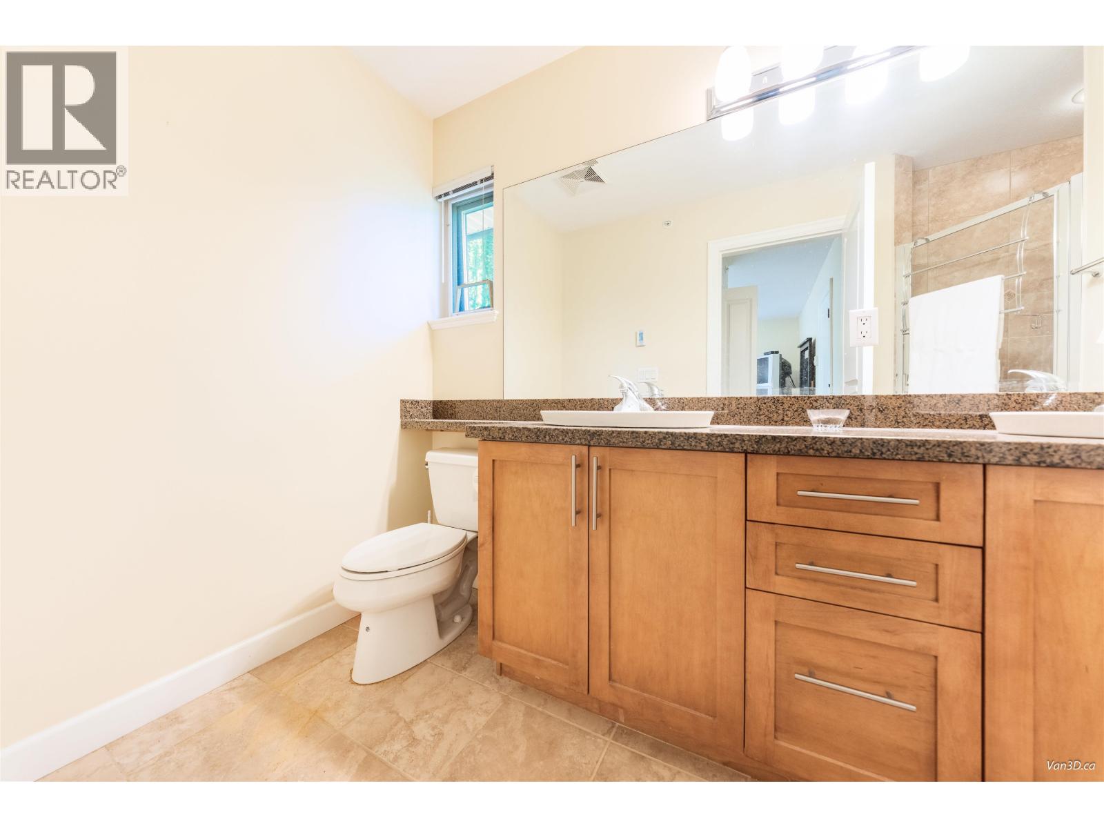 Photo 18 of 15 3150 Sunnyhurst Road, North Vancouver BC
