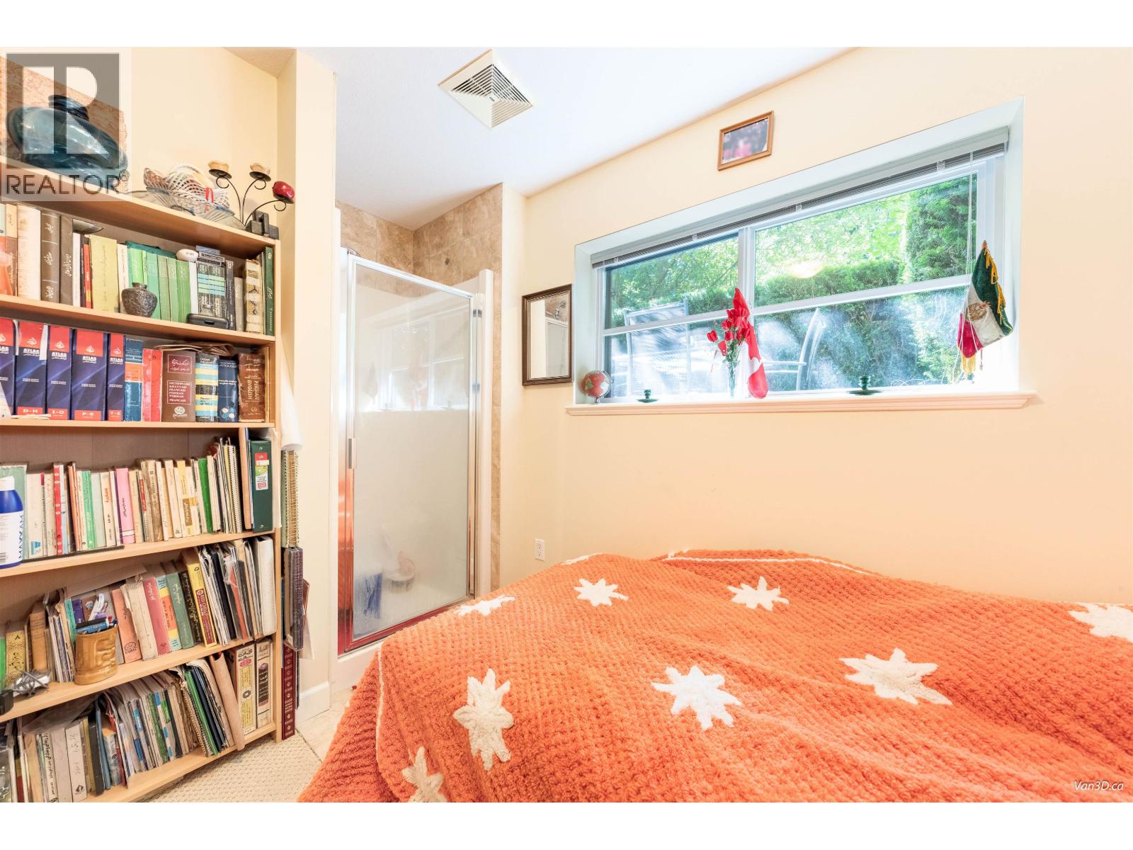 Photo 25 of 15 3150 Sunnyhurst Road, North Vancouver BC