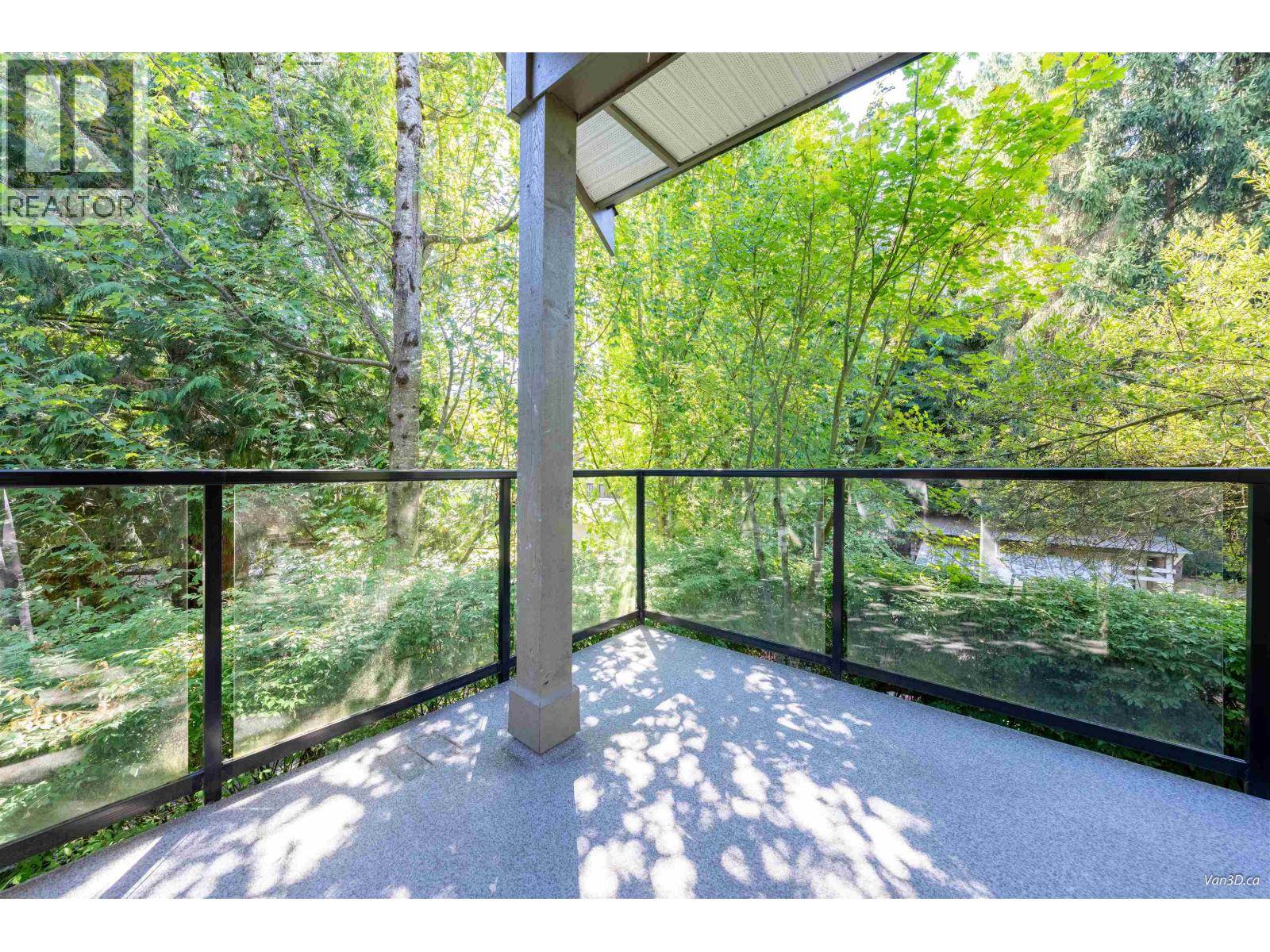 Photo 9 of 15 3150 Sunnyhurst Road, North Vancouver BC