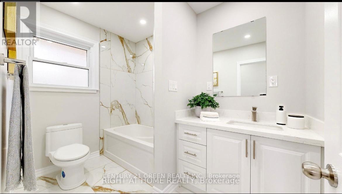 Photo 11 of Main 1813 Rossland Road E, Whitby ON