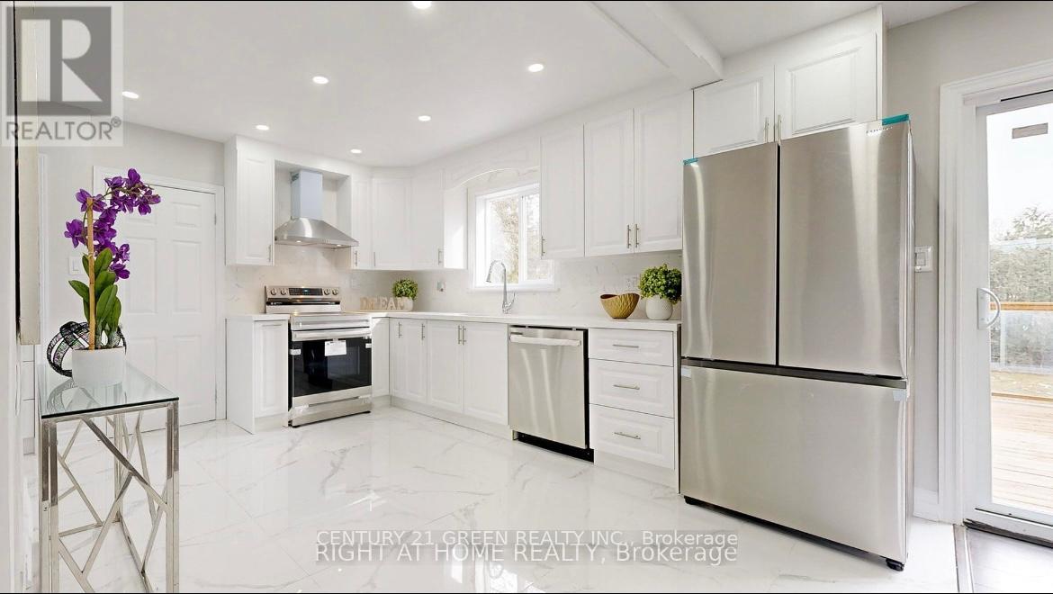 Photo 3 of Main 1813 Rossland Road E, Whitby ON