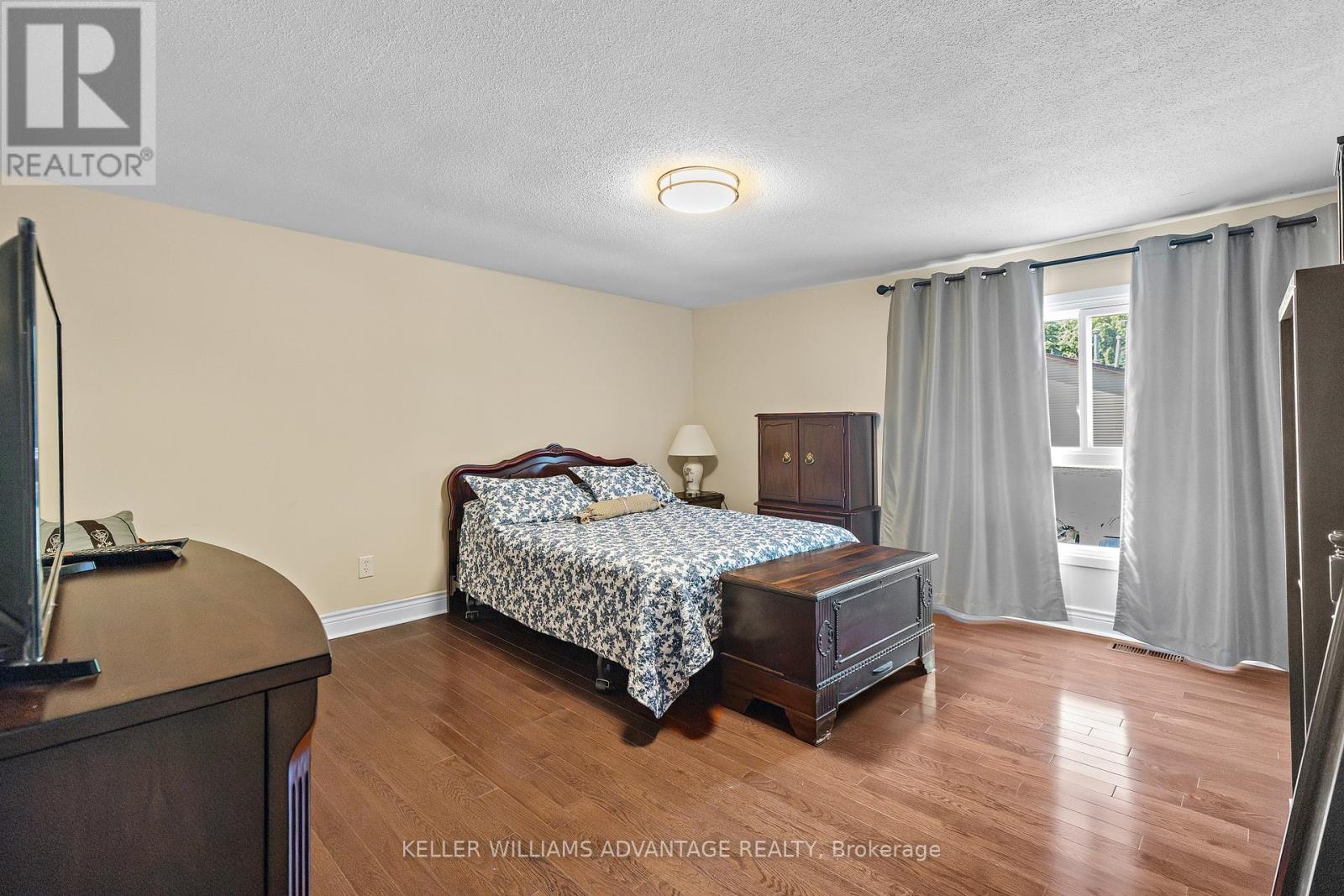 Photo 16 of 17 1051 Sandhurst Circle, Toronto ON
