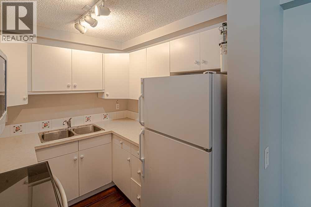 209, 647 1 AVENUE NE - Image 17