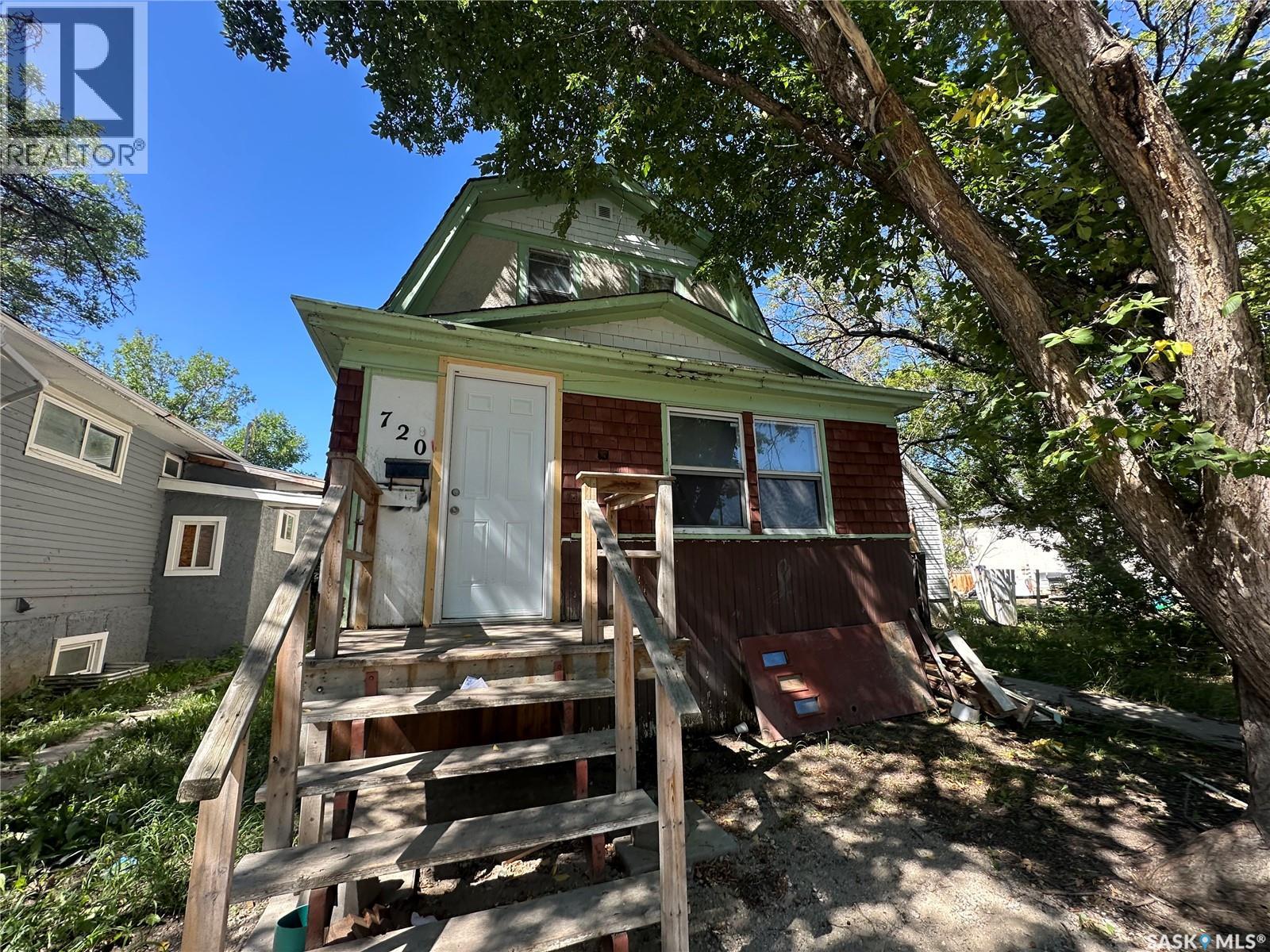 Photo 16 of 720 Cameron Street, Regina SK