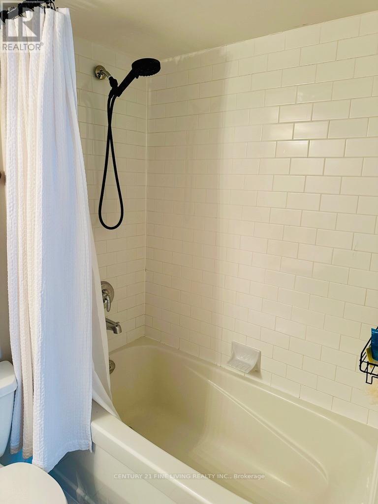 Photo 19 of 22 Wellesley Street E, Toronto ON