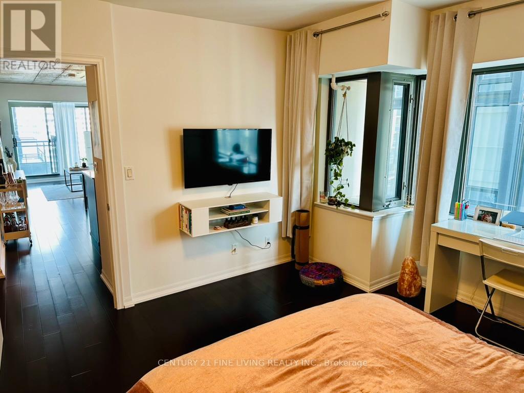 Photo 17 of 22 Wellesley Street E, Toronto ON